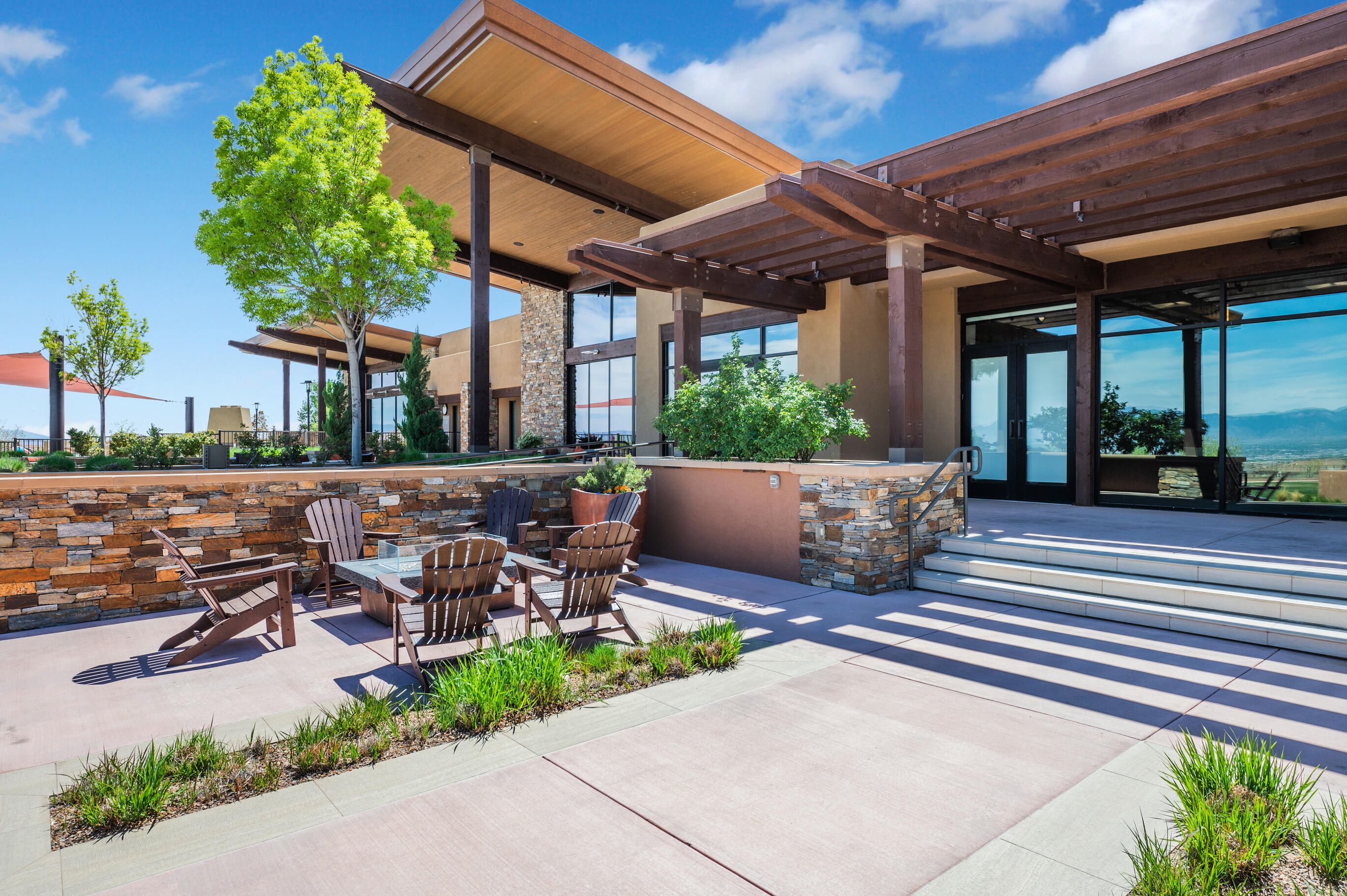 1600 Willow Canyon Trail NW