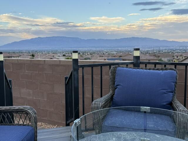 1600 Willow Canyon Trail NW