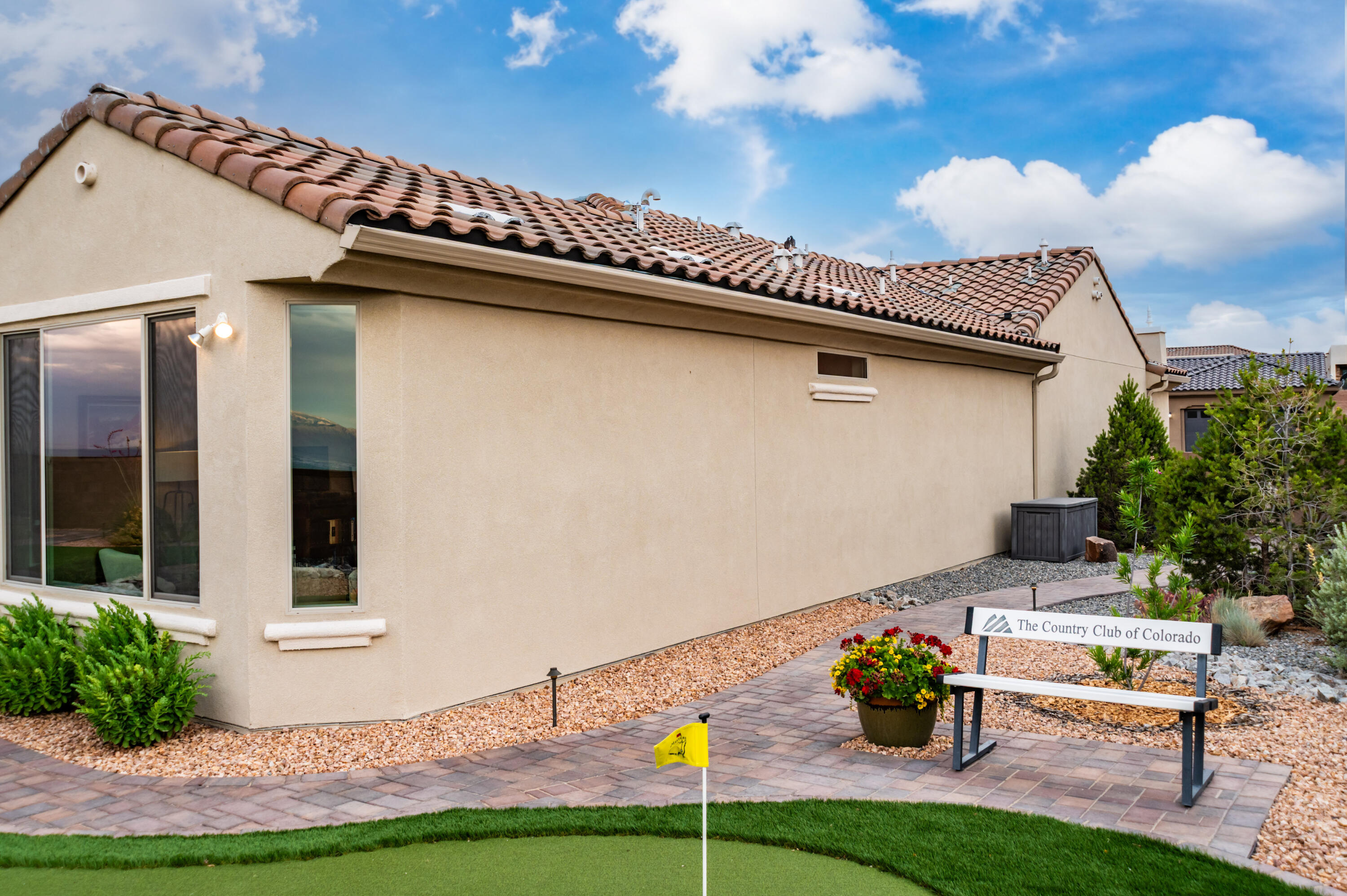 1600 Willow Canyon Trail NW