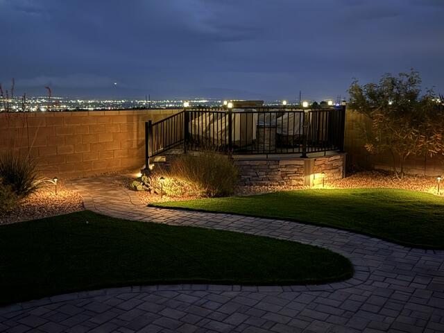 1600 Willow Canyon Trail NW