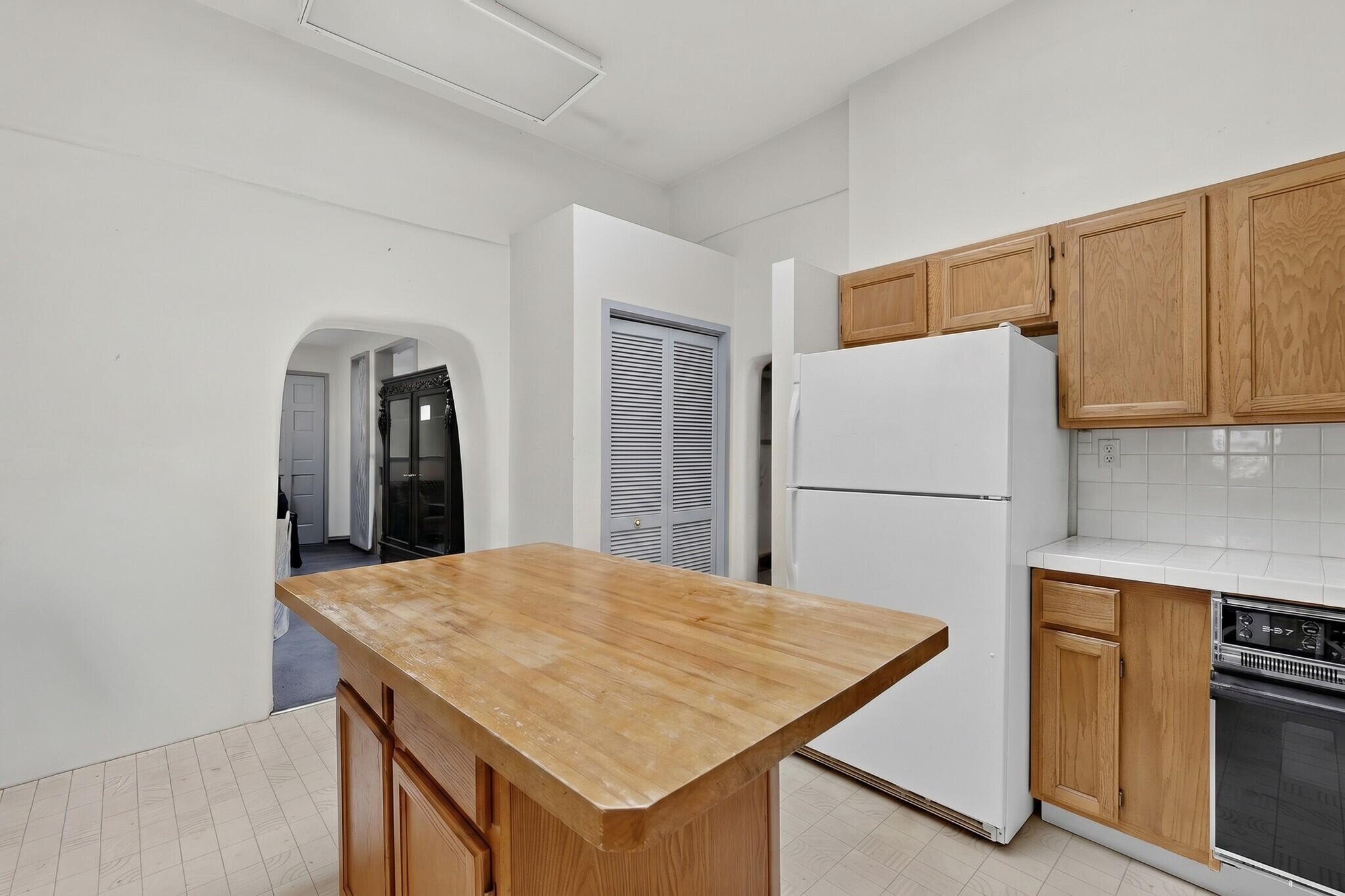 233 16th Street NW