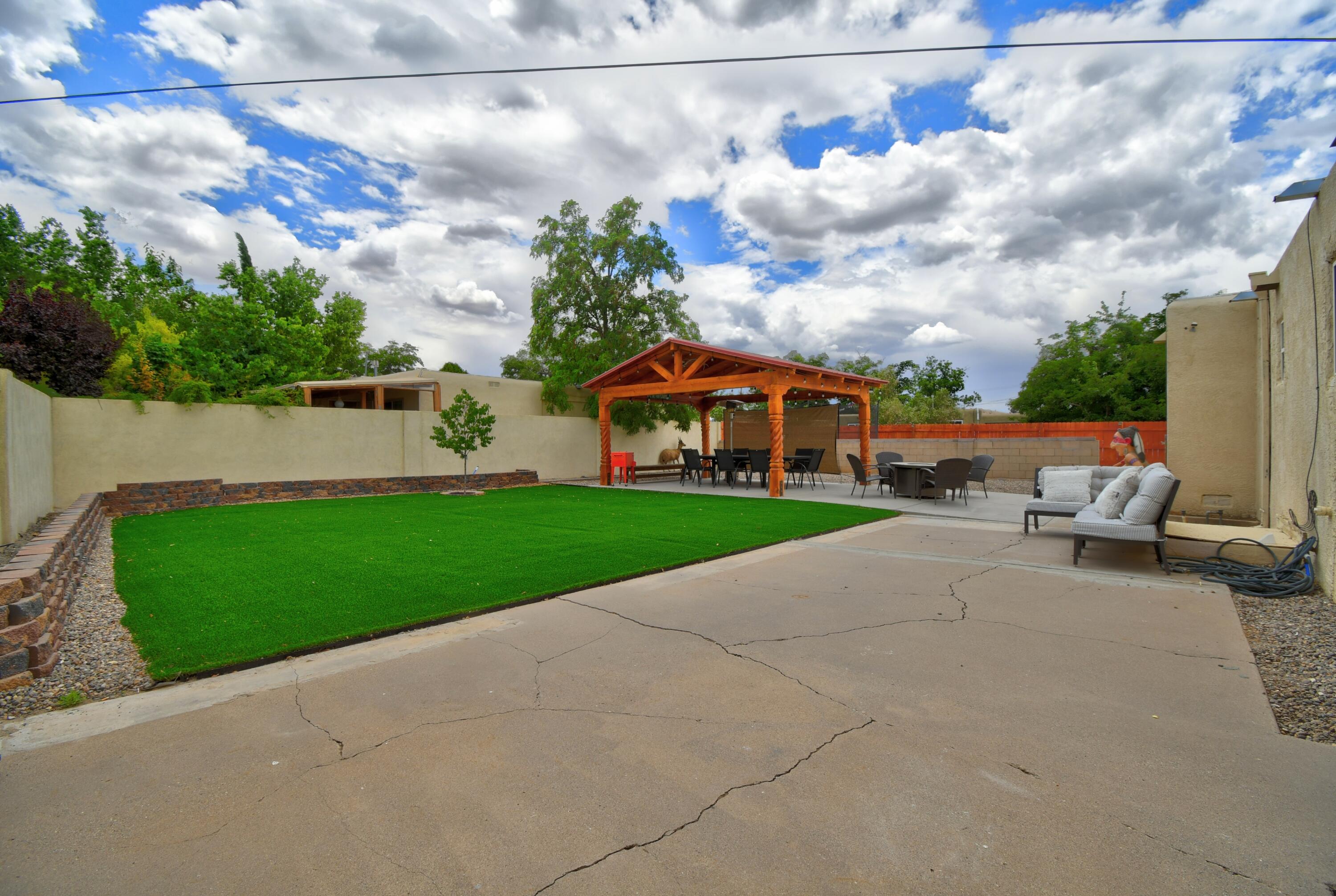 3802 Veranda Road NE