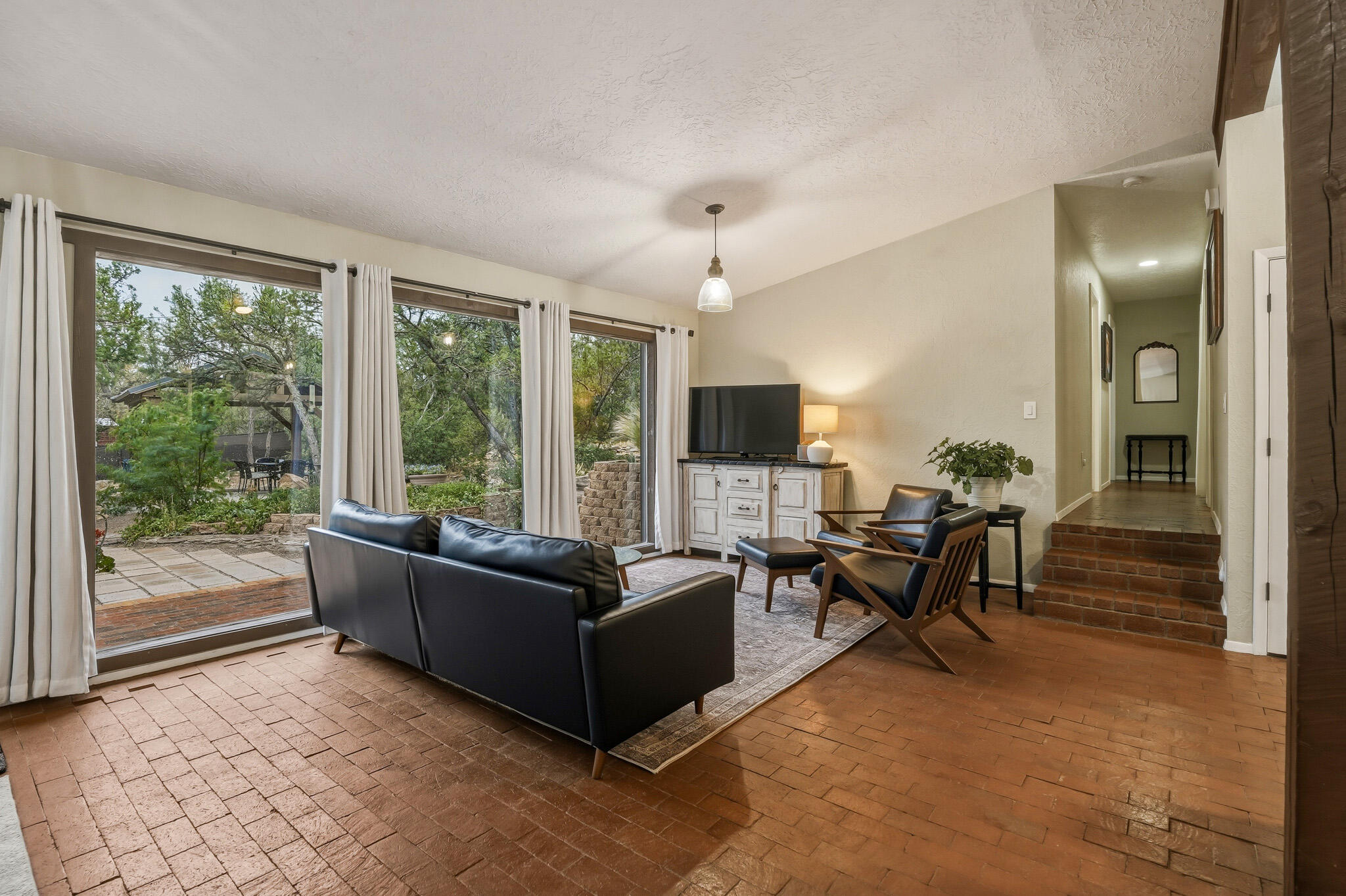 6 Oak Place