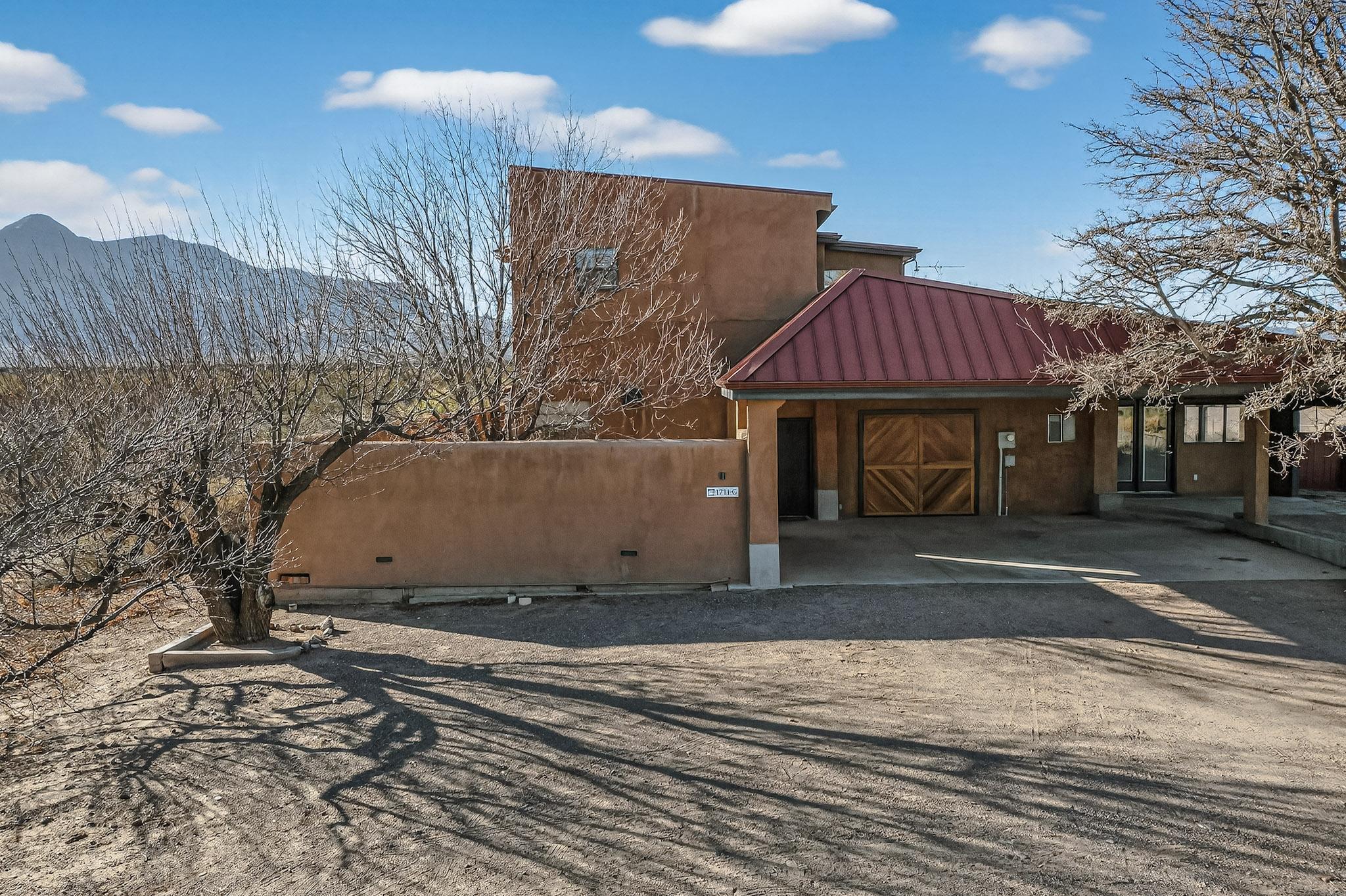 1711 El Camino Real Street
