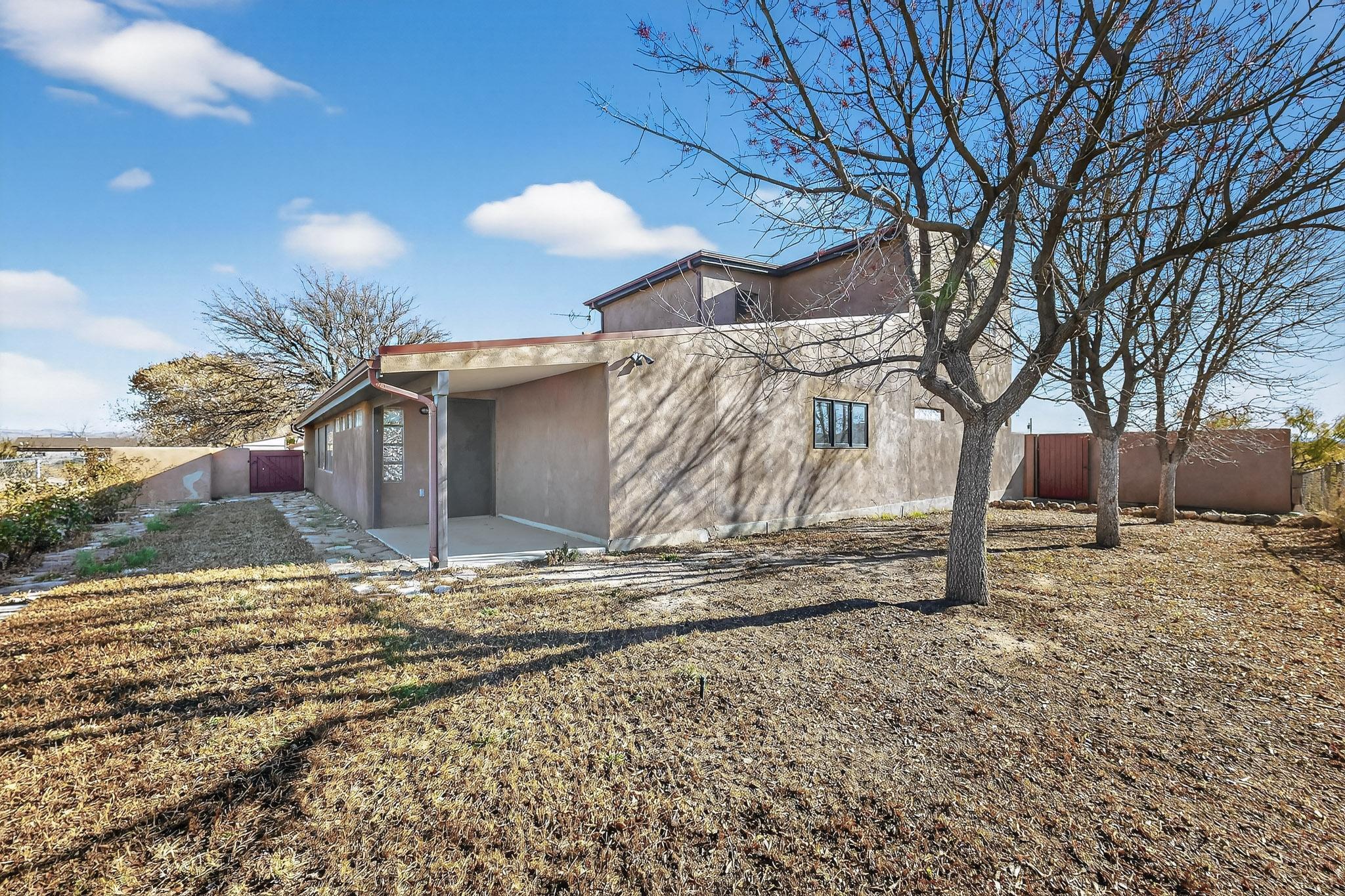 1711 El Camino Real Street