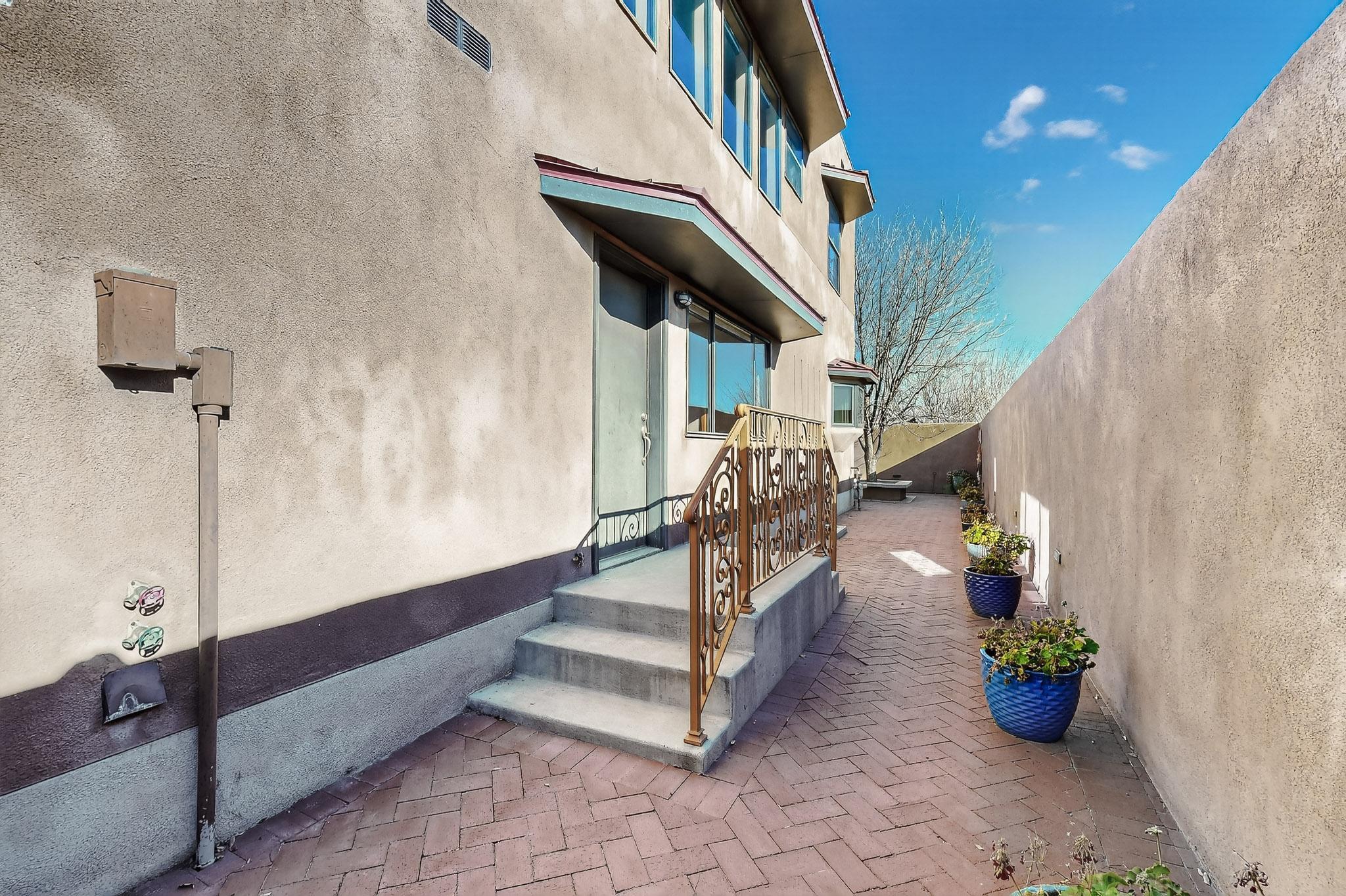 1711 El Camino Real Street