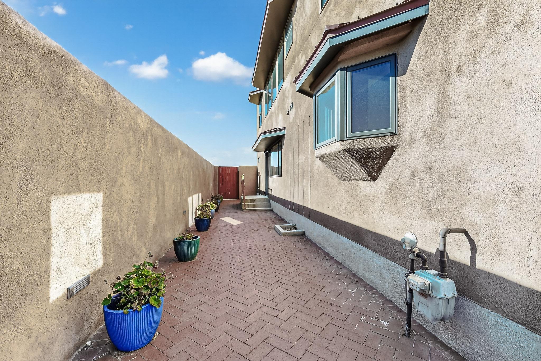 1711 El Camino Real Street