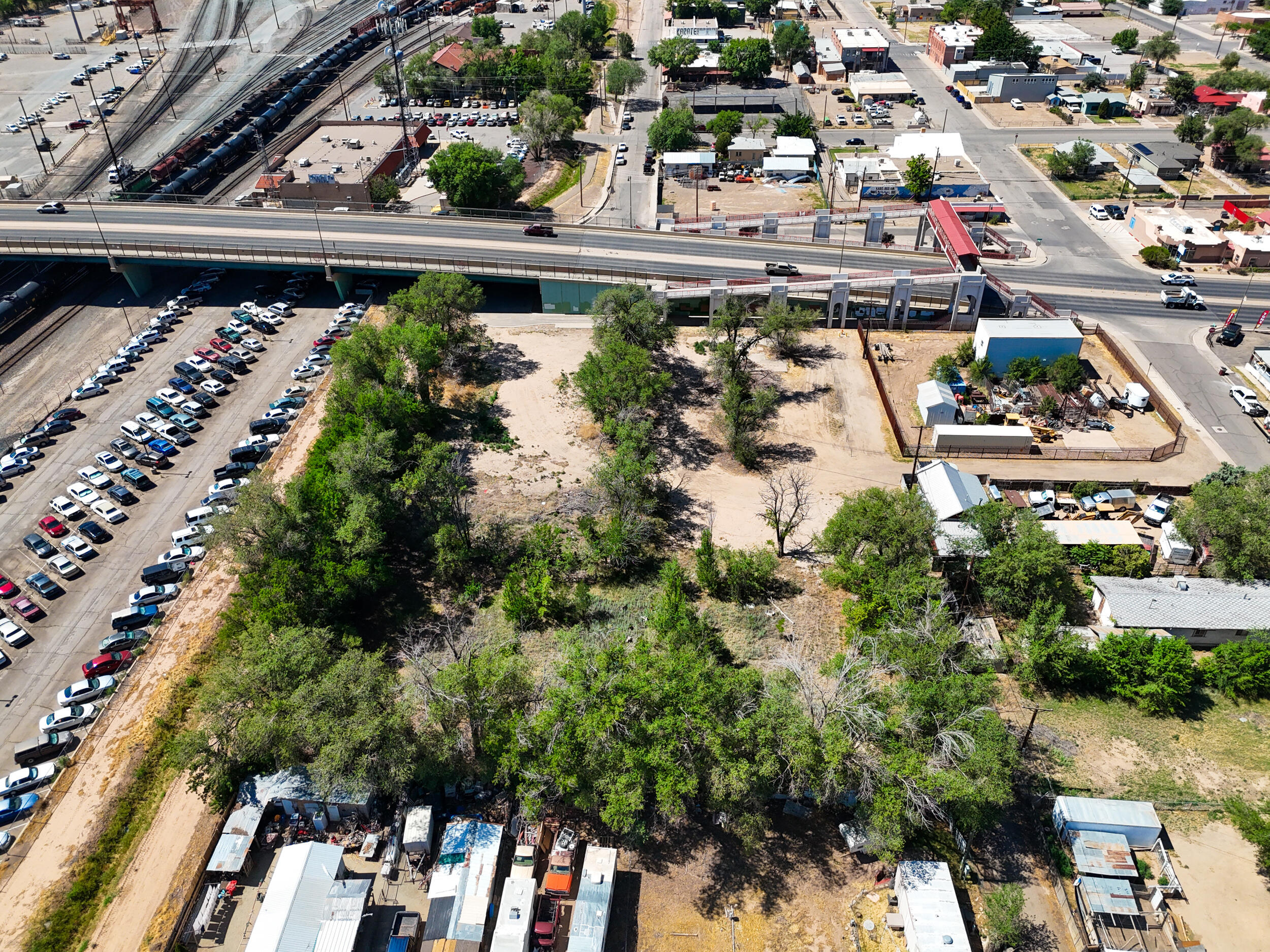 100 & 112 W Reinken Avenue
