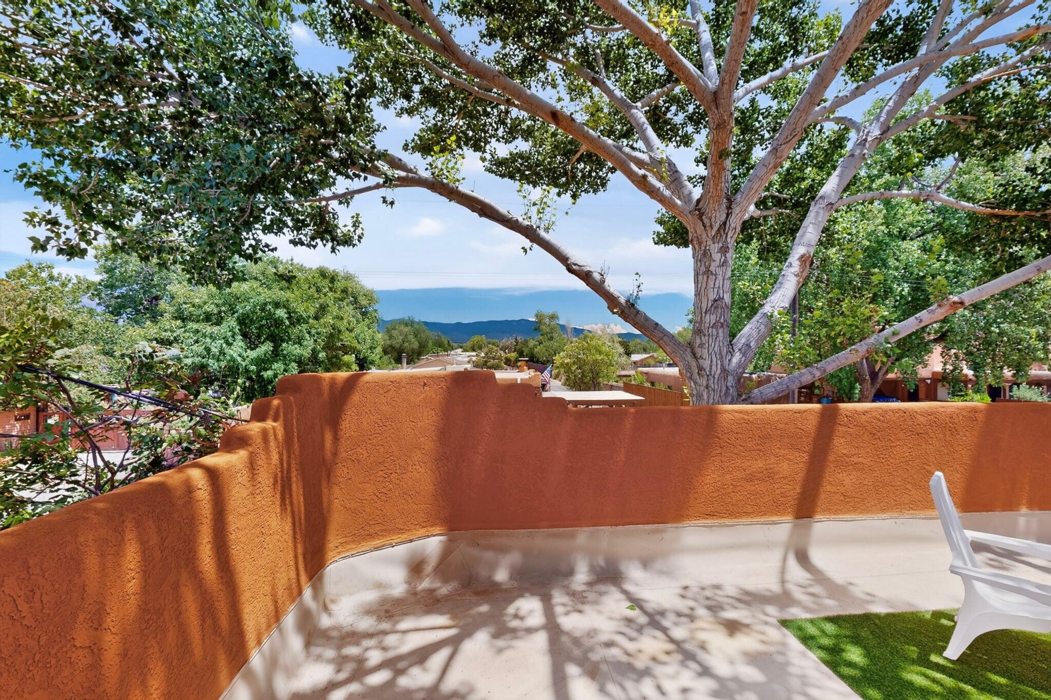 10029 Guadalupe Trail NW