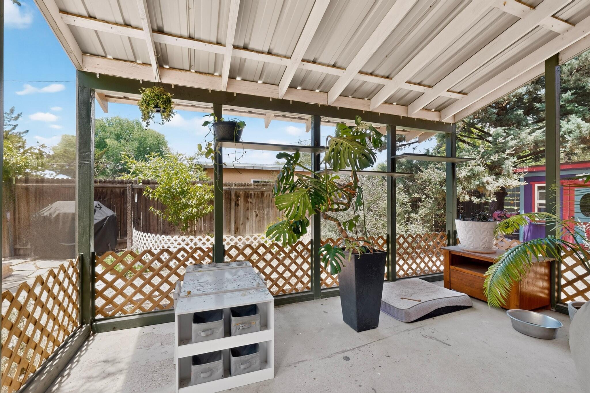 10029 Guadalupe Trail NW