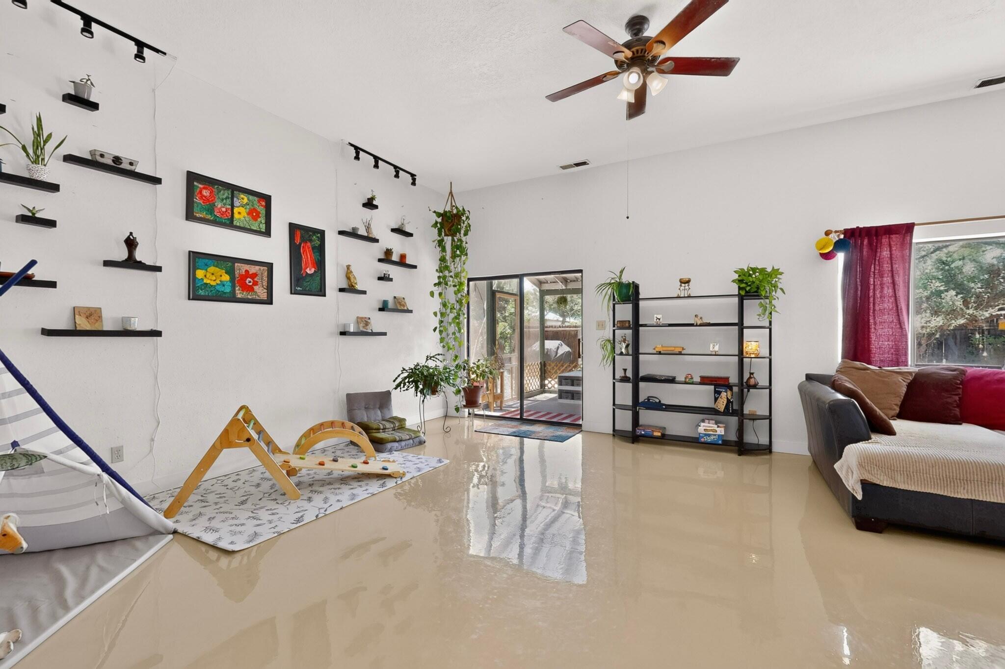 10029 Guadalupe Trail NW