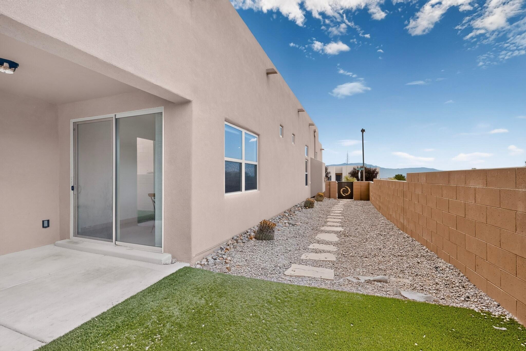 6101 Santa Fe Trail Drive NE