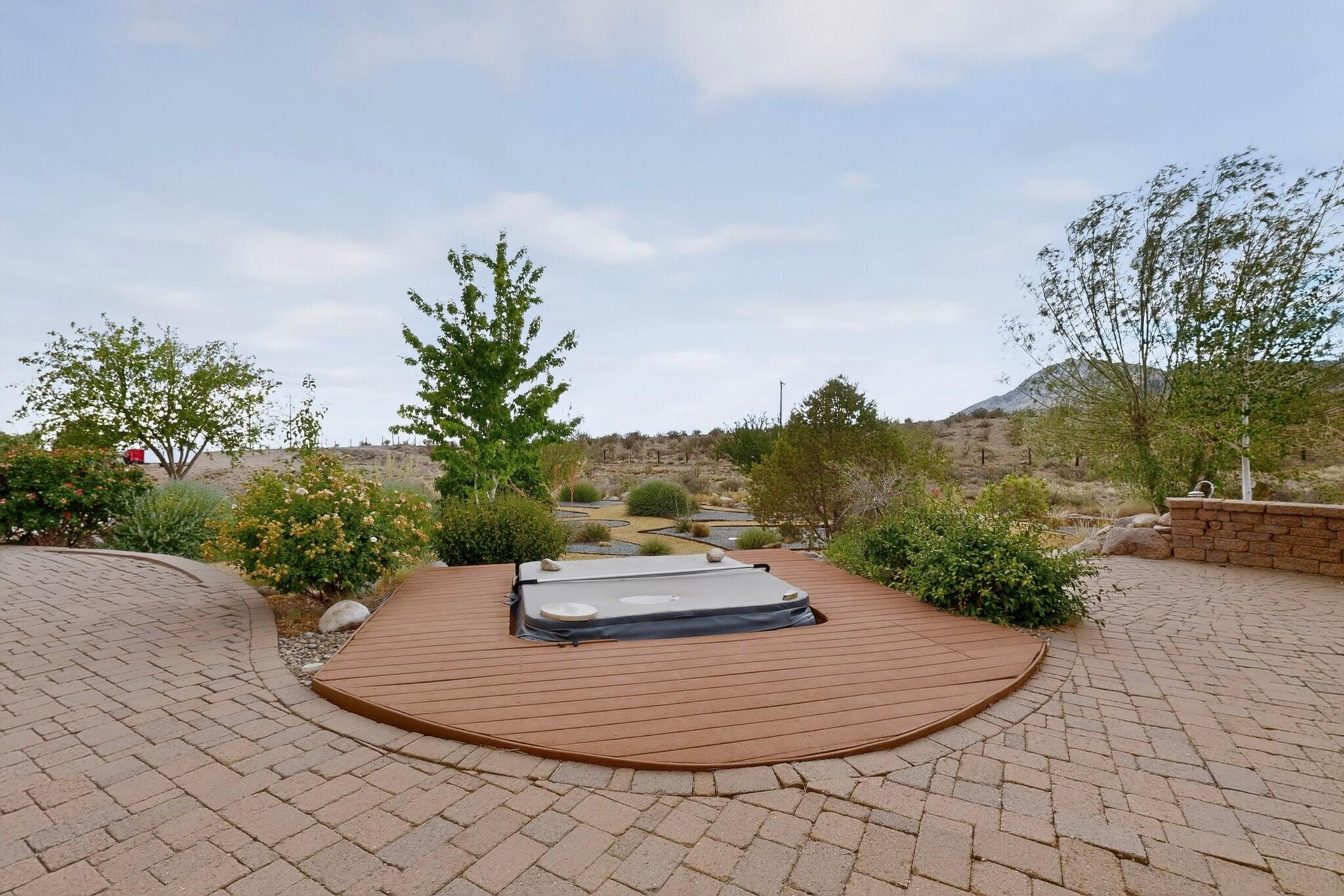 10901 Elena Drive NE