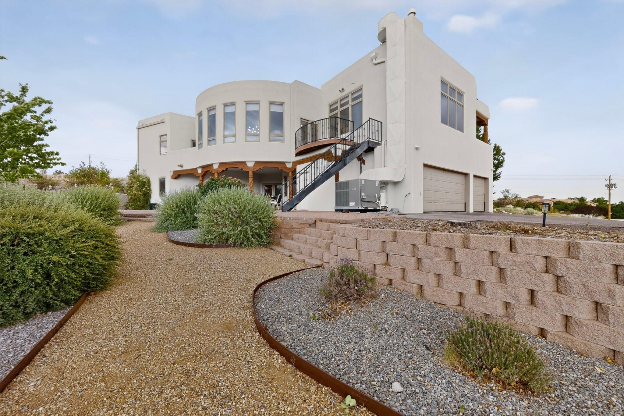 10901 Elena Drive NE