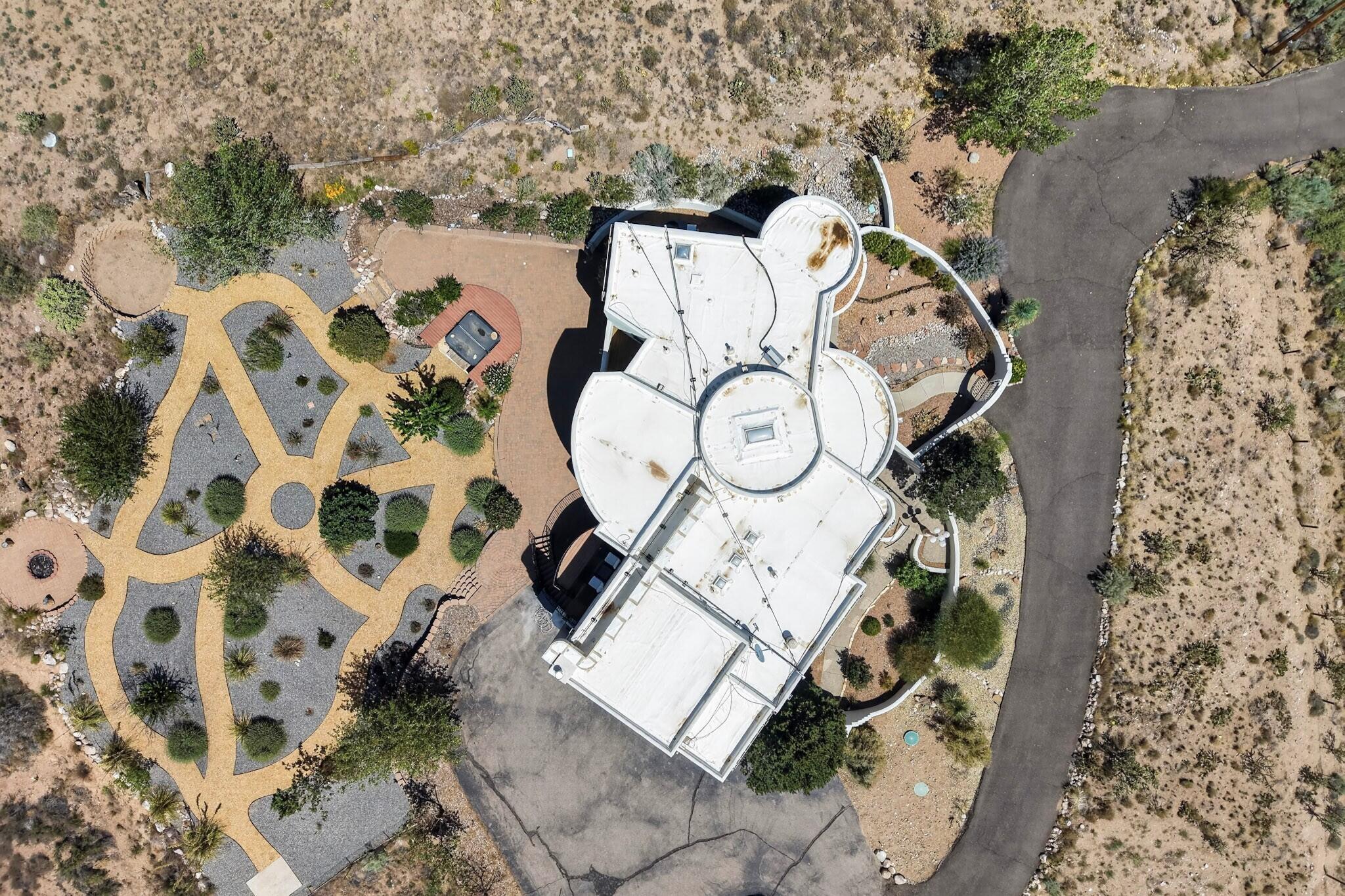10901 Elena Drive NE