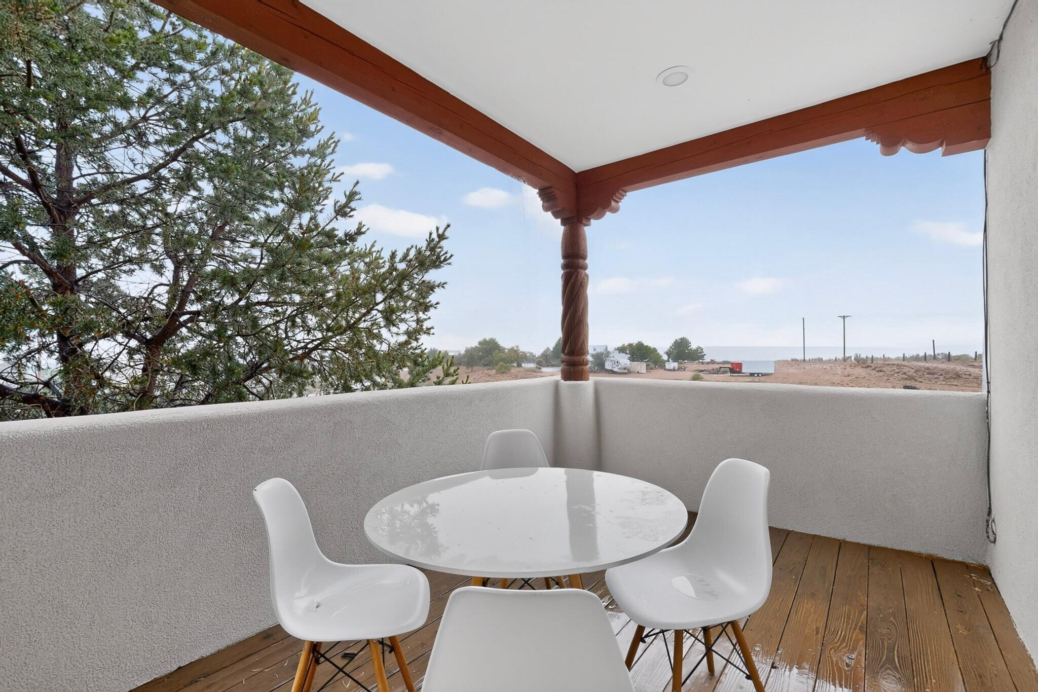 10901 Elena Drive NE