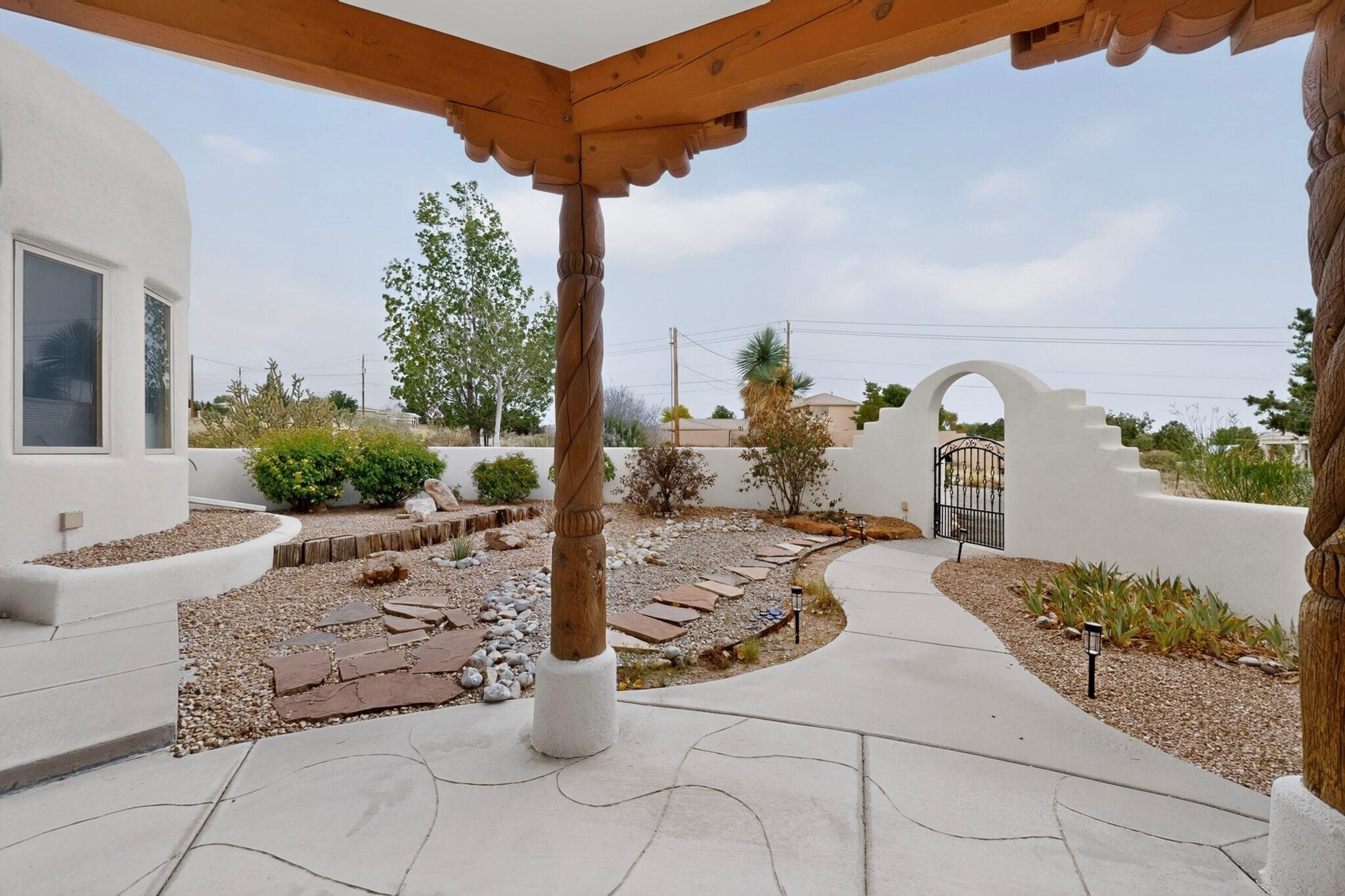 10901 Elena Drive NE
