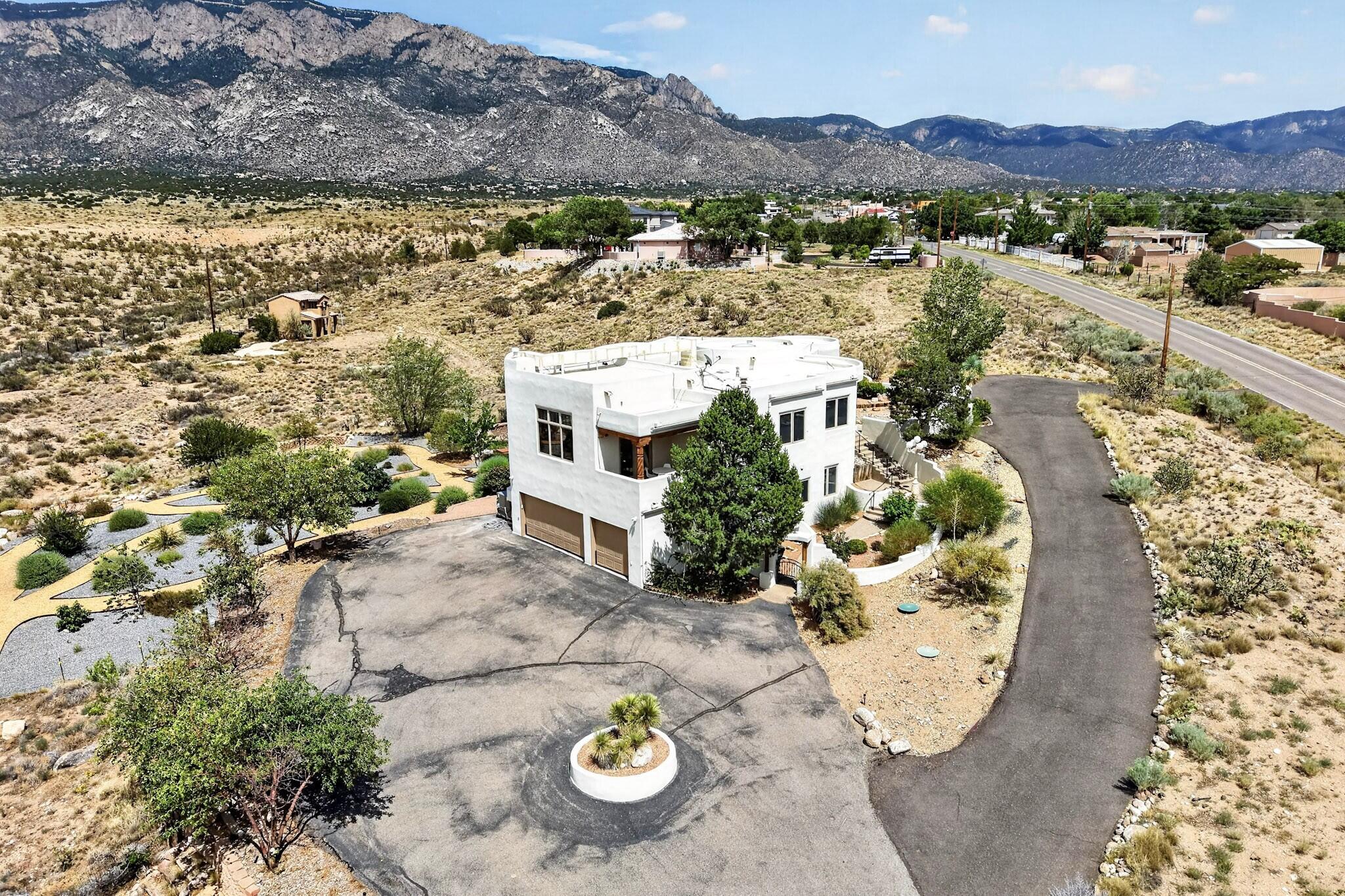 10901 Elena Drive NE