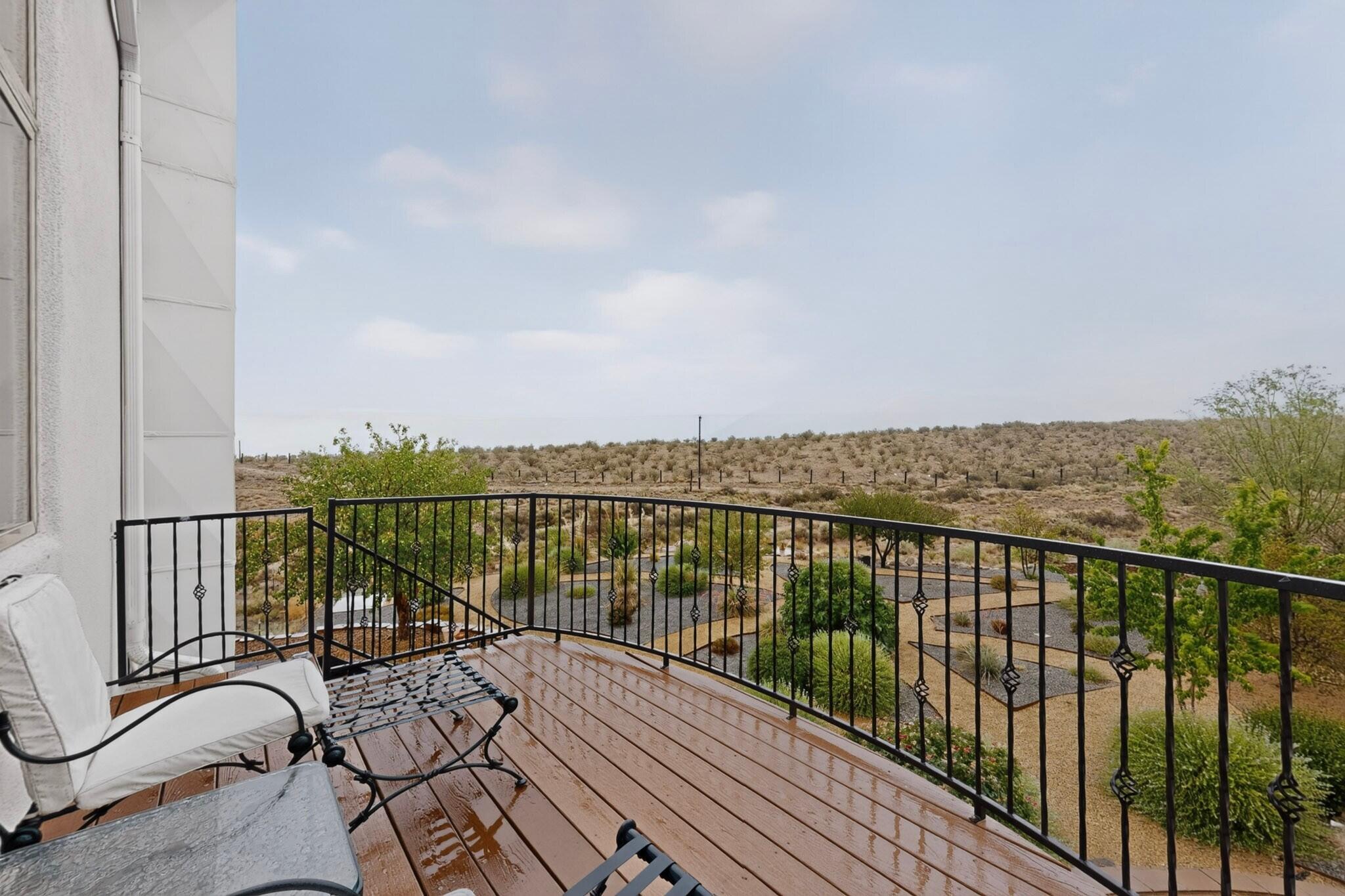 10901 Elena Drive NE