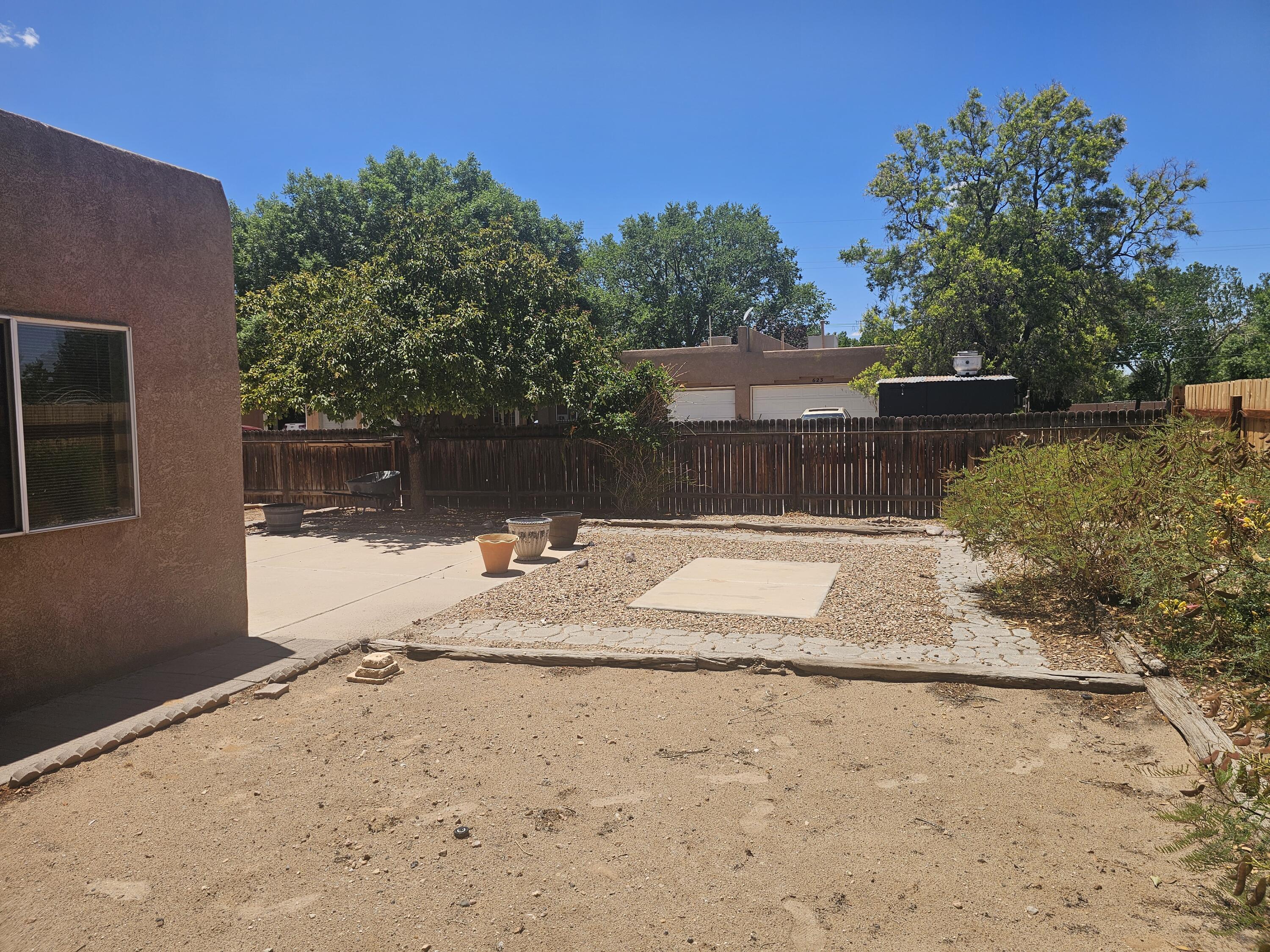 460 Colonial Avenue SW