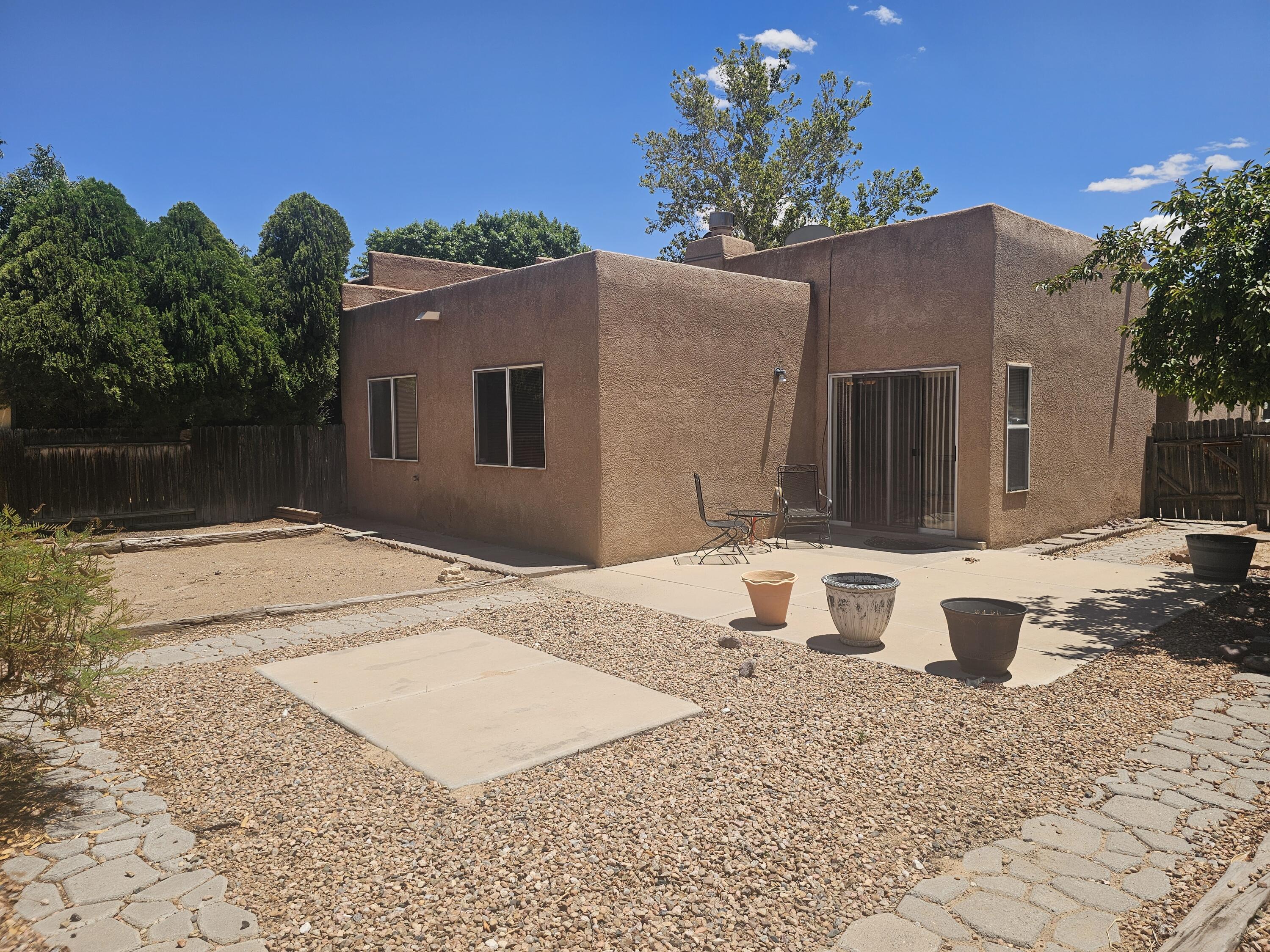 460 Colonial Avenue SW