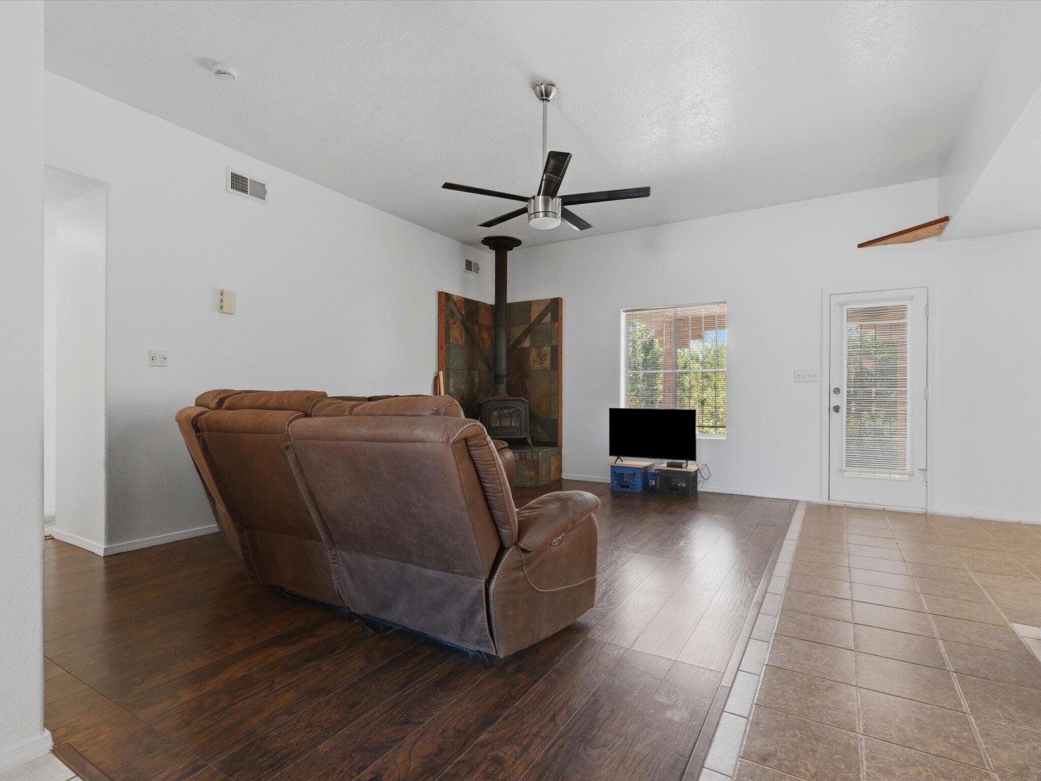 342 Sunset Farm Place SW