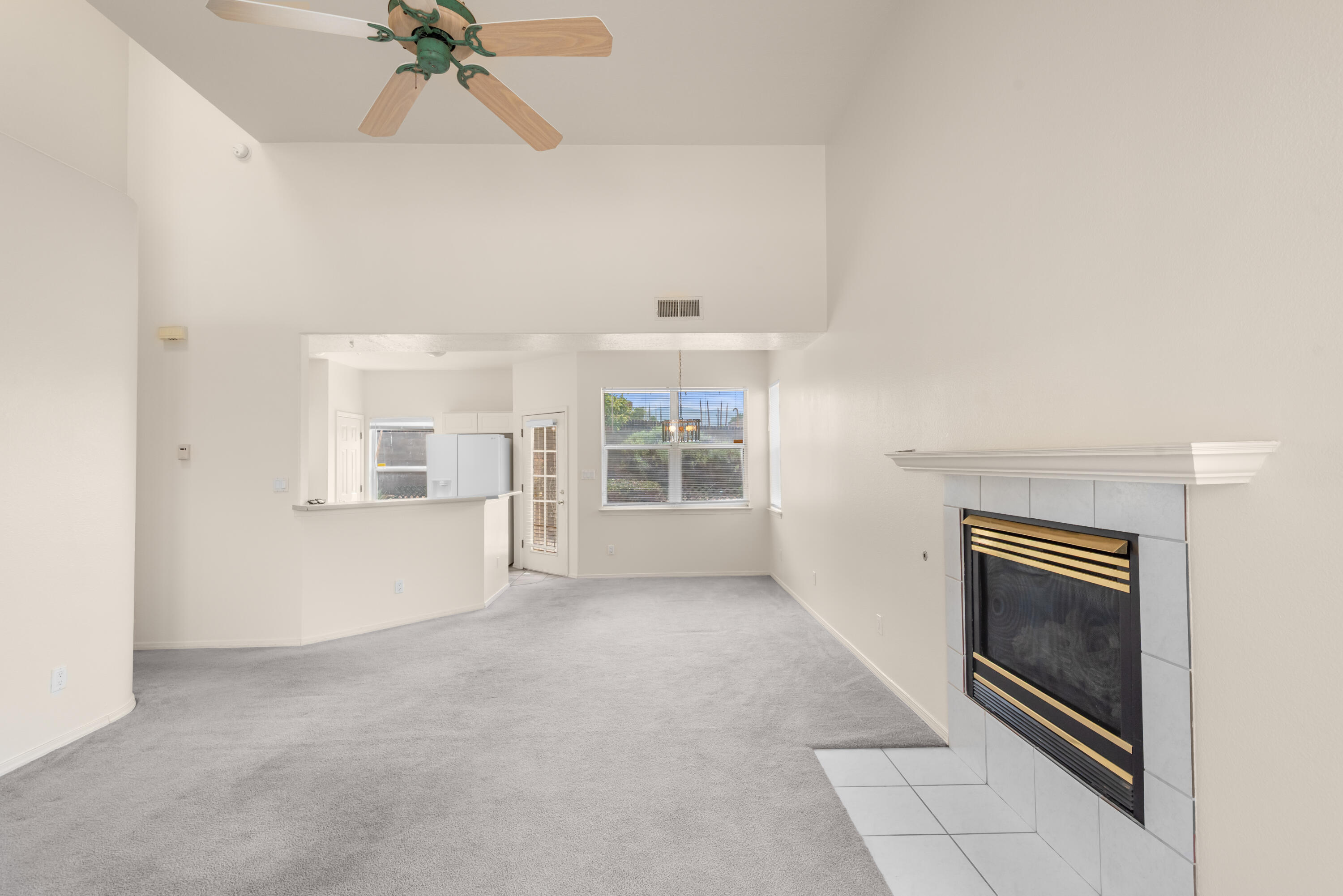 7604 La Mariposa Place NE