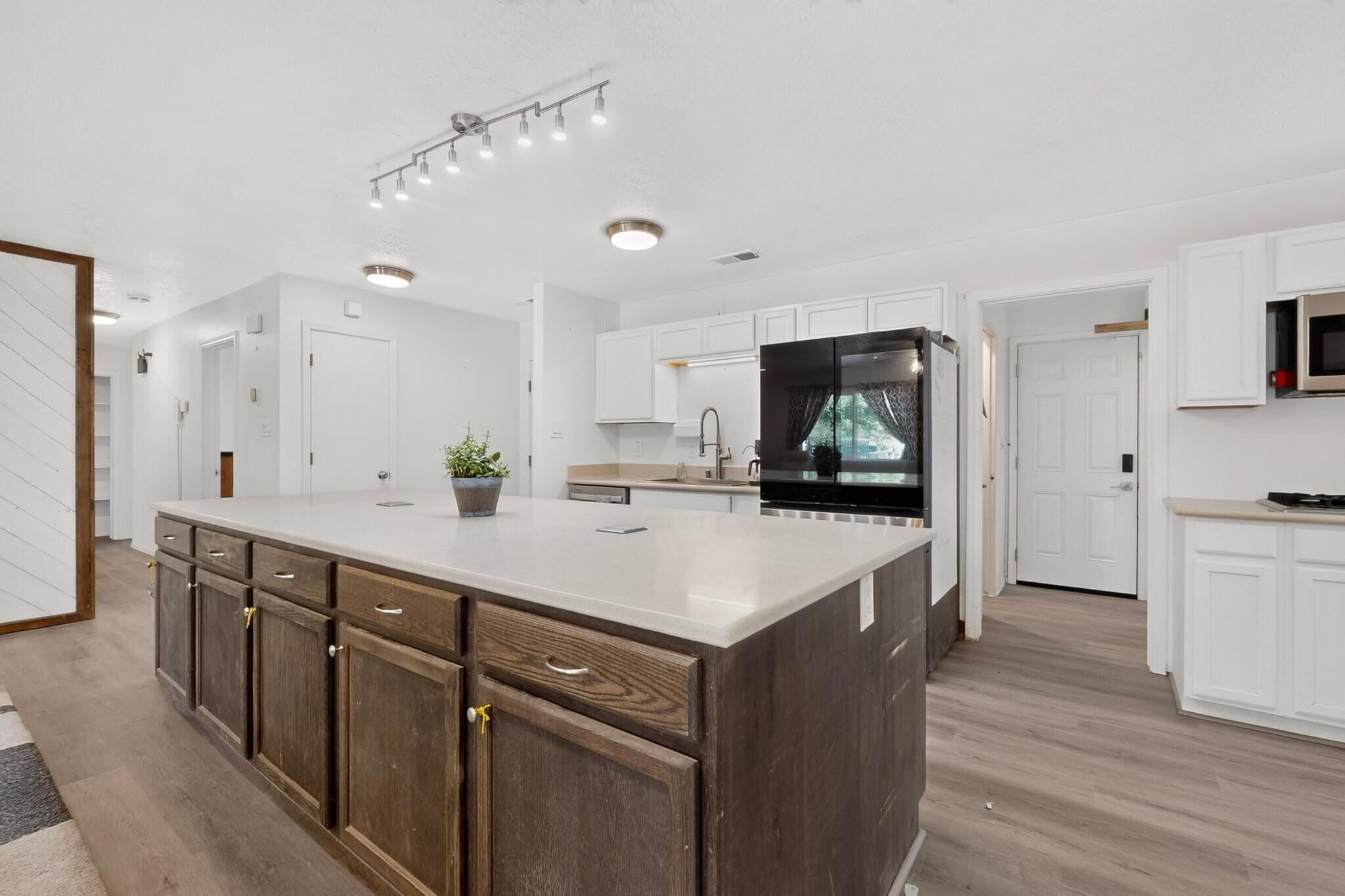 1715 Eldorado Loop