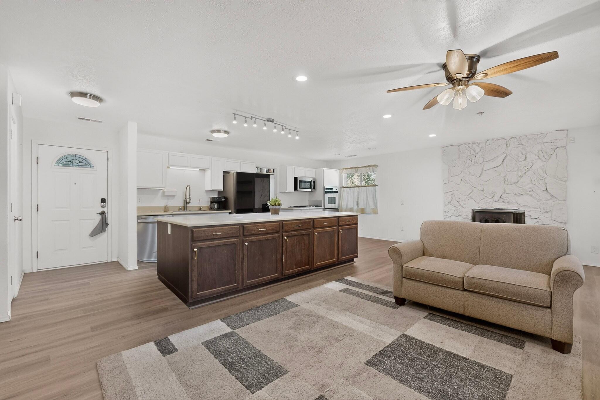 1715 Eldorado Loop