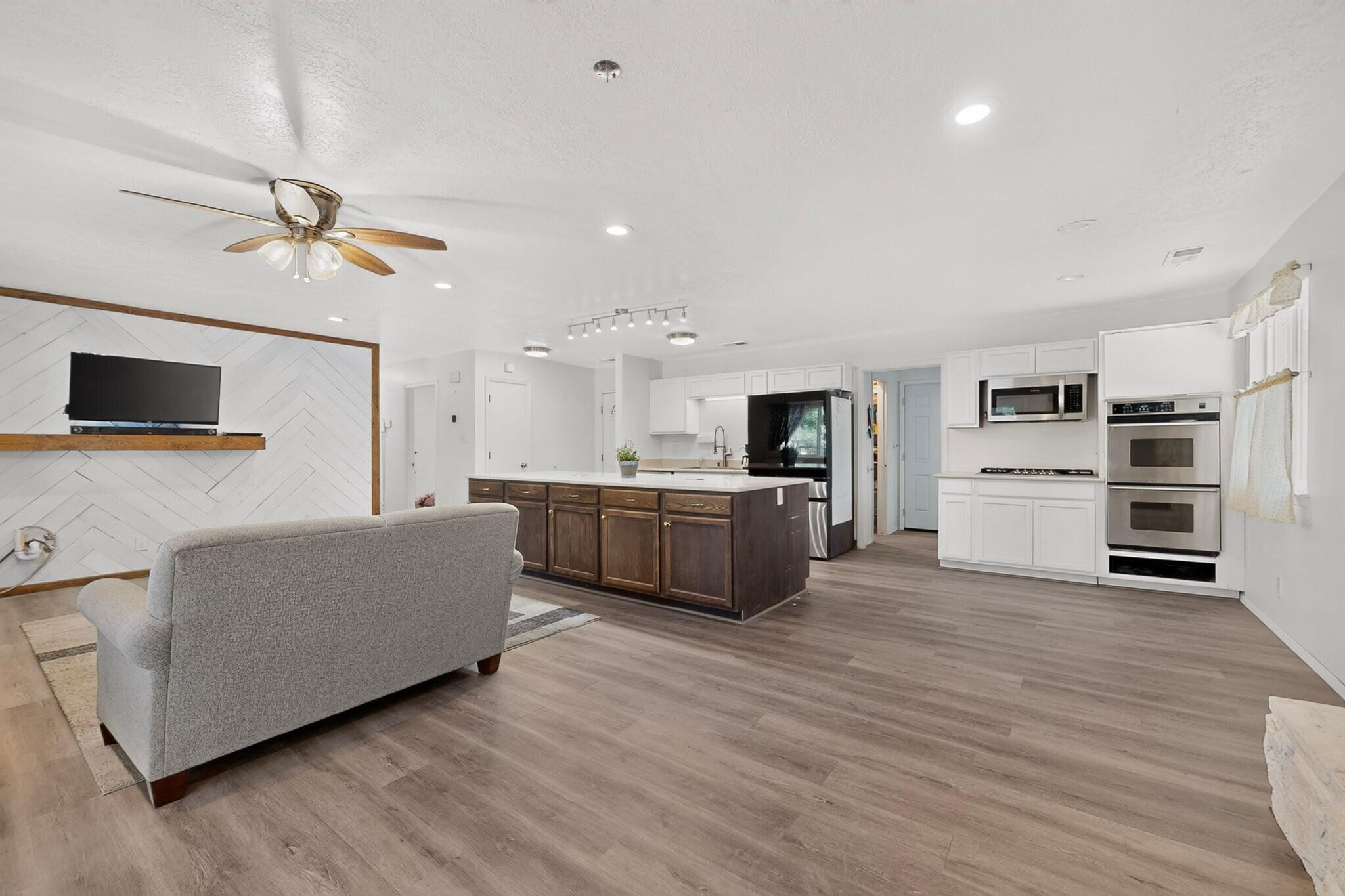 1715 Eldorado Loop