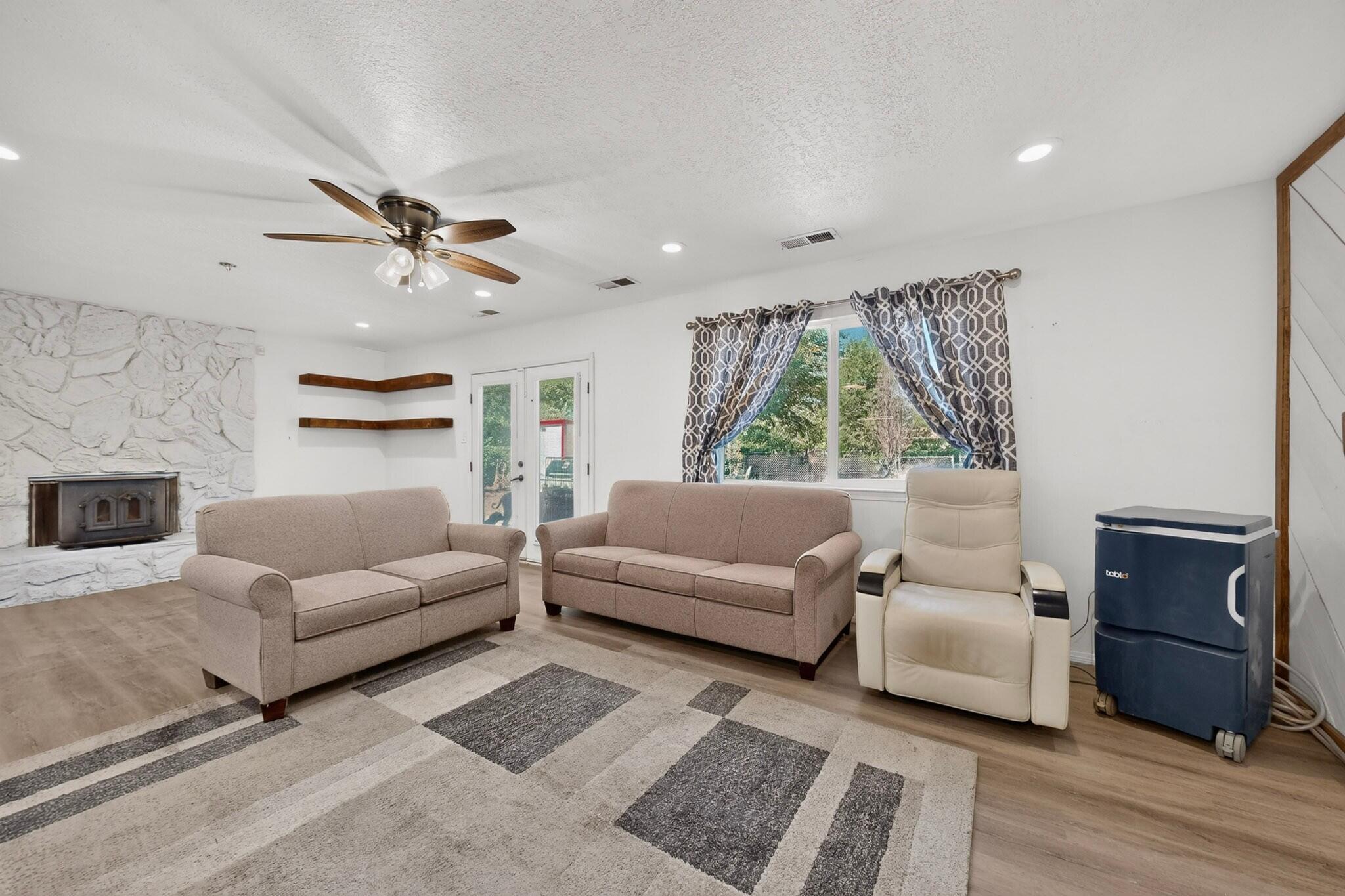 1715 Eldorado Loop