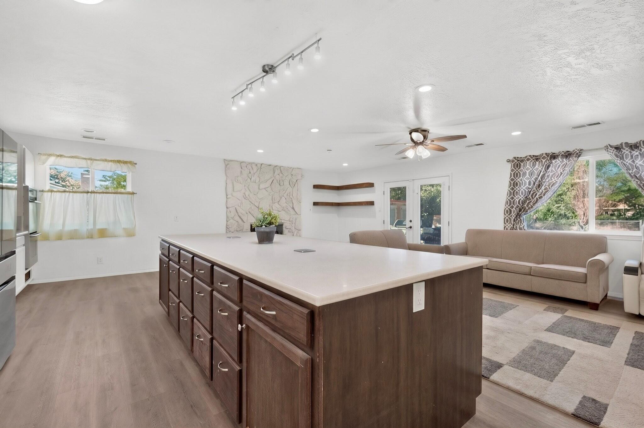 1715 Eldorado Loop