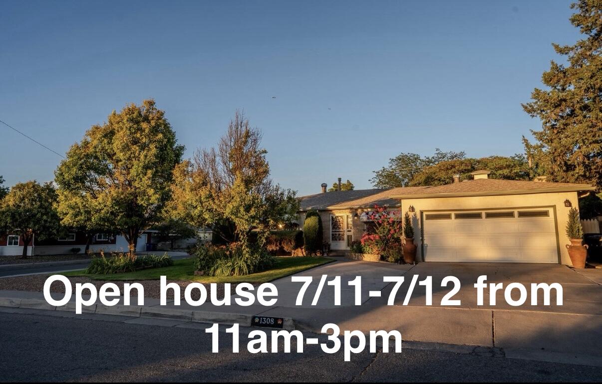 1308 Valencia Drive NE