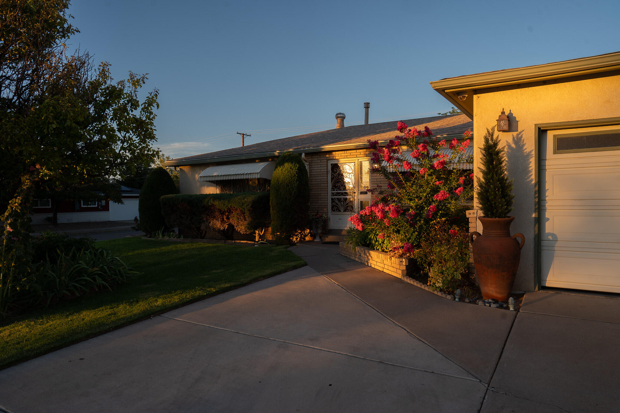 1308 Valencia Drive NE