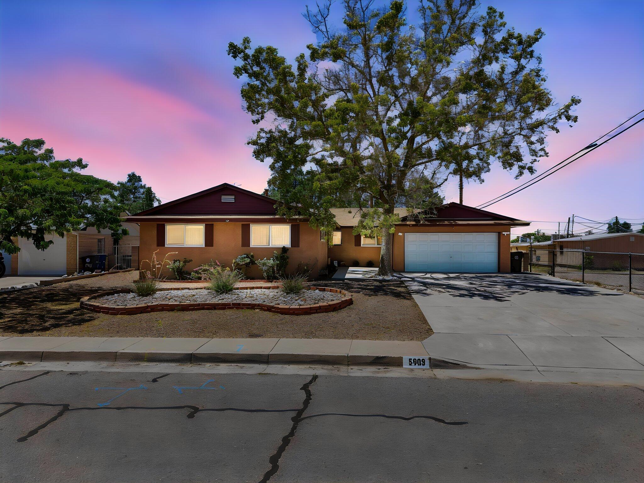 5909 Woodford Drive NE