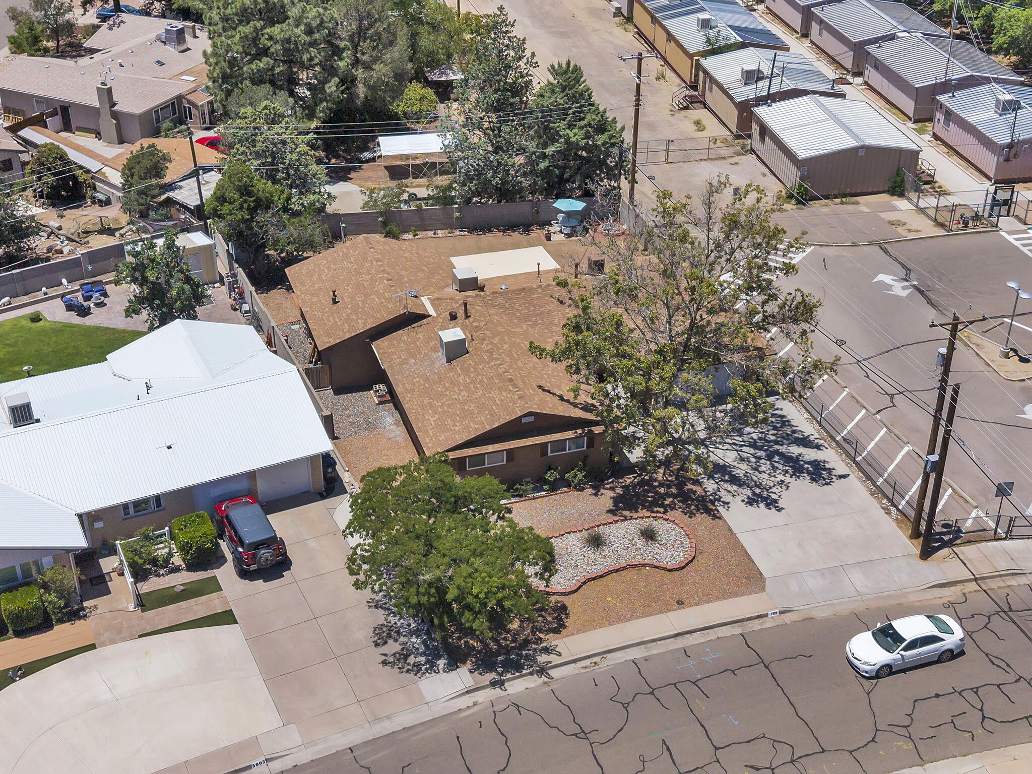 5909 Woodford Drive NE