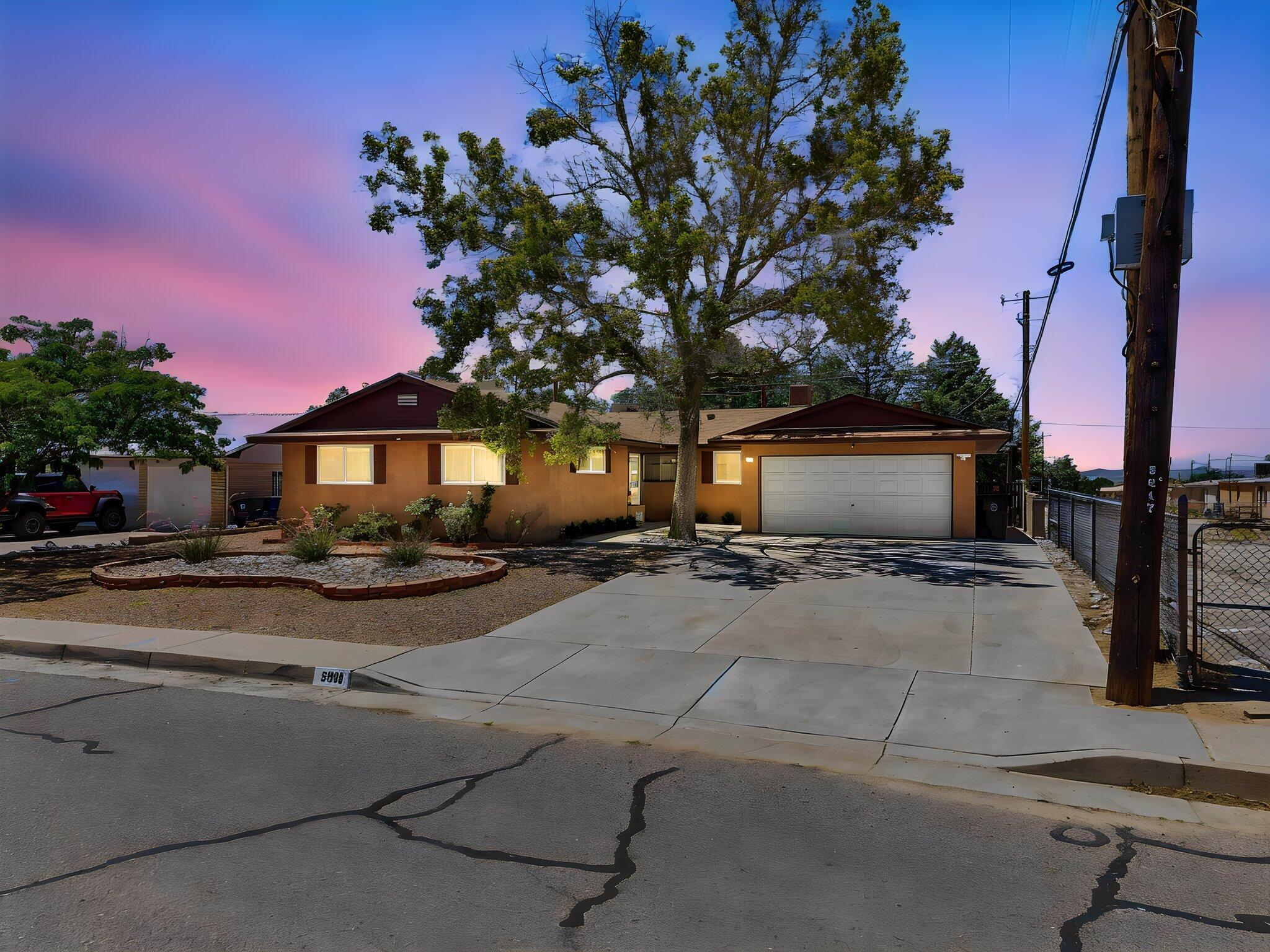 5909 Woodford Drive NE