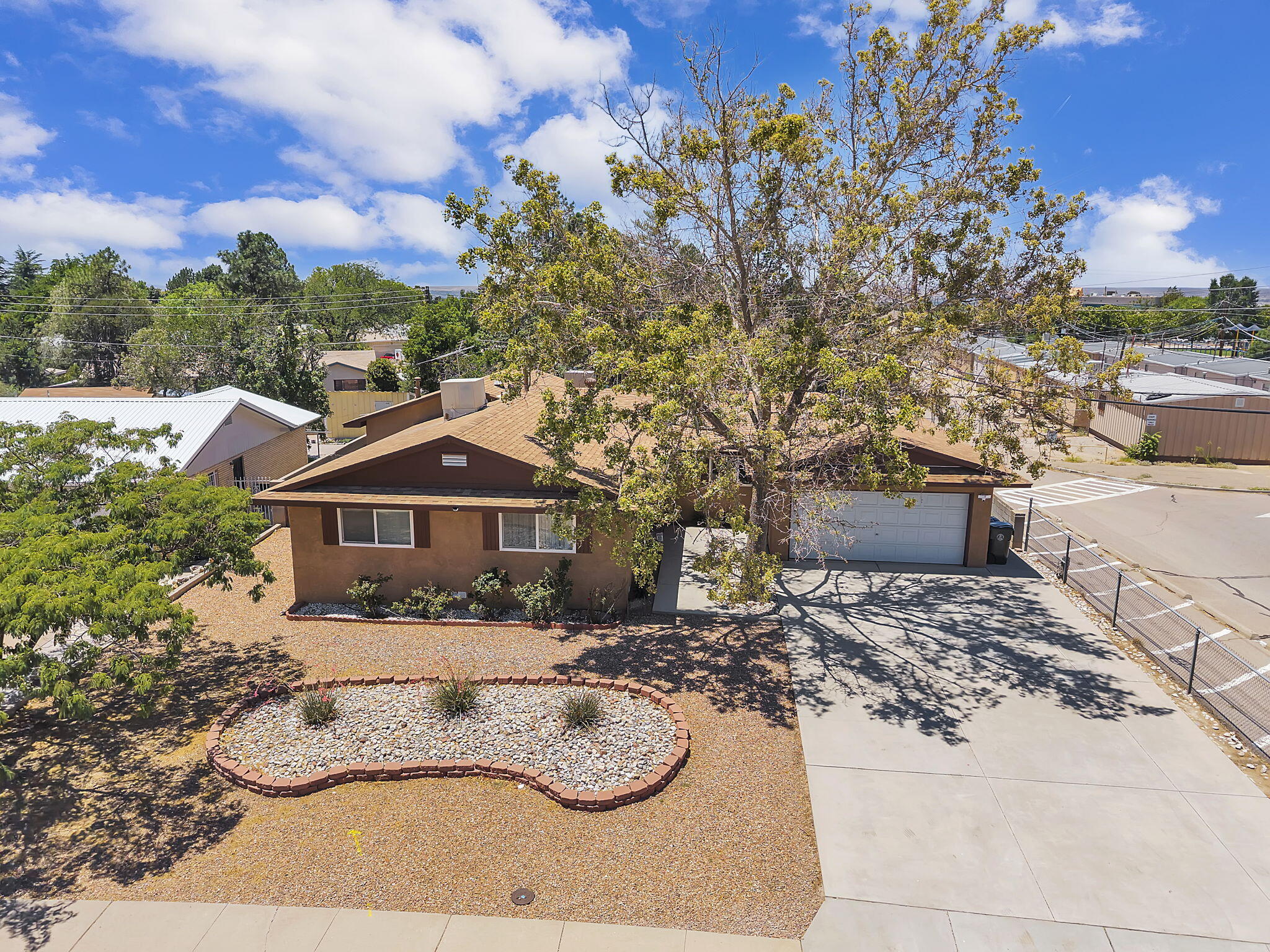 5909 Woodford Drive NE