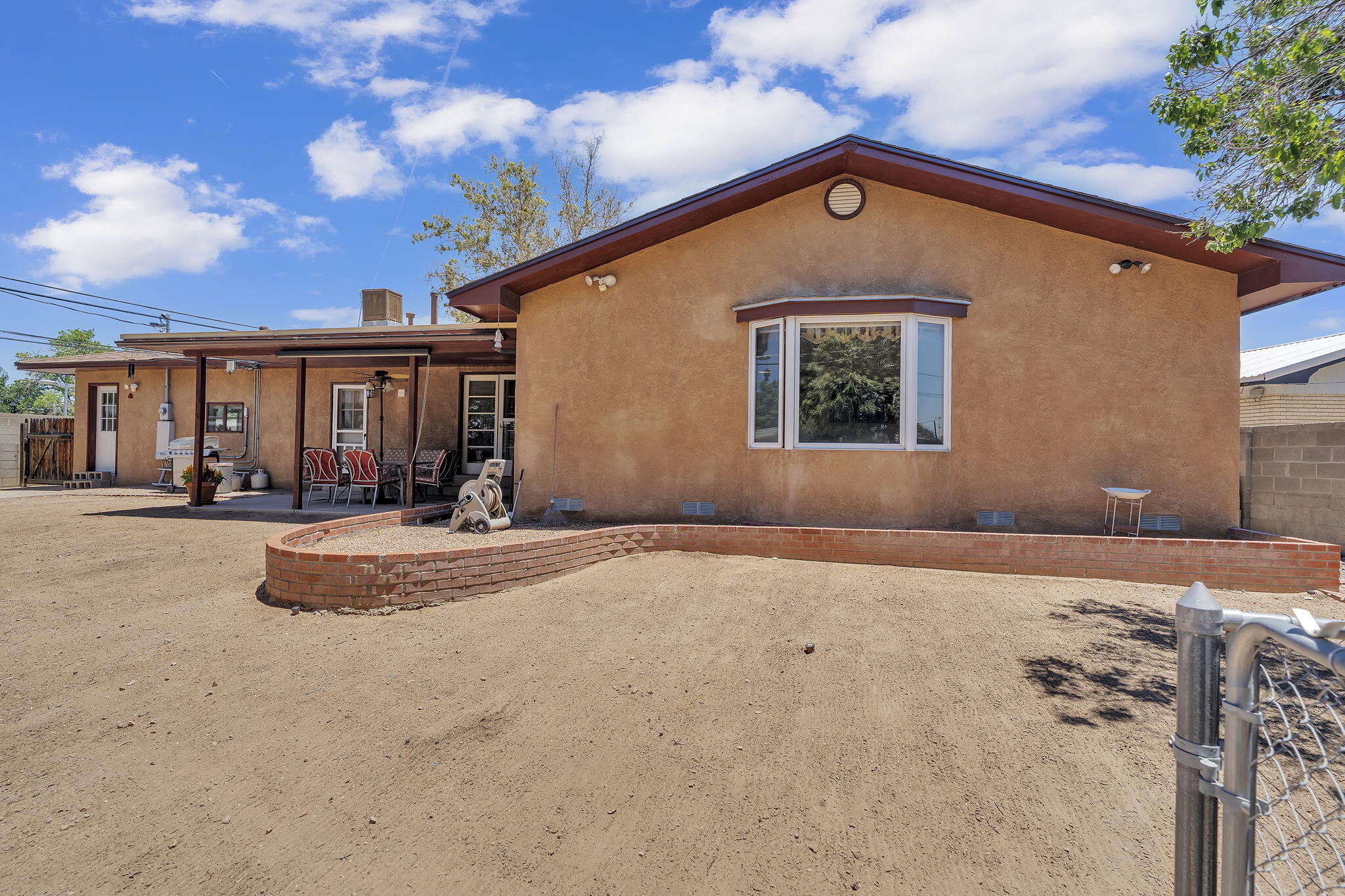 5909 Woodford Drive NE