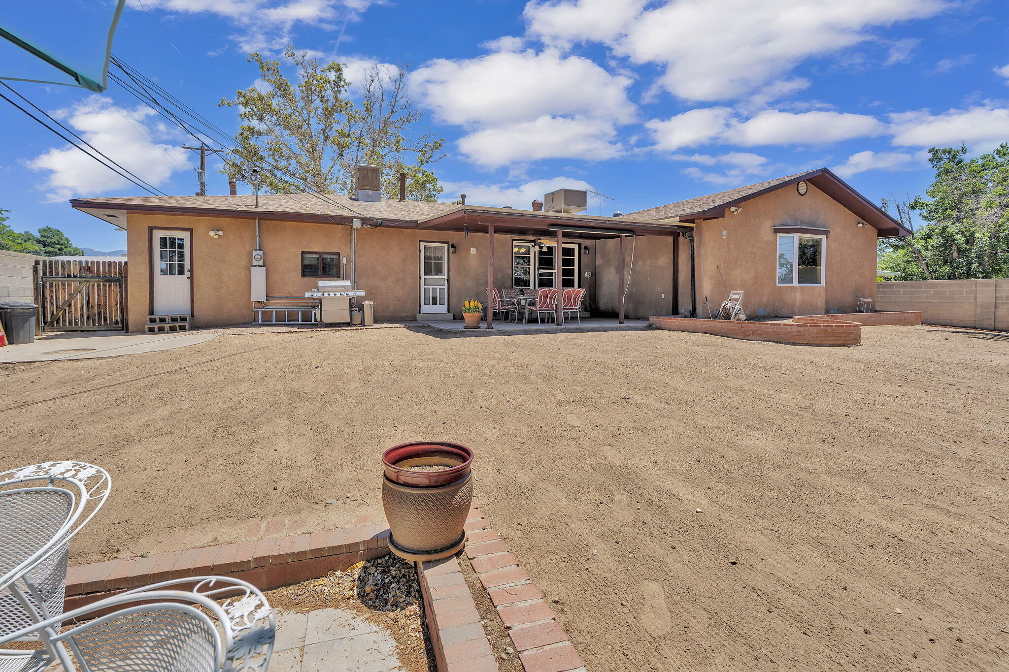 5909 Woodford Drive NE