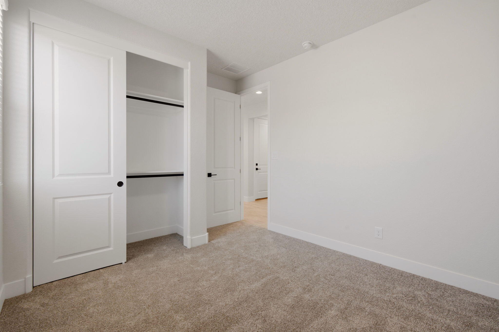 2712 Ema Court NE