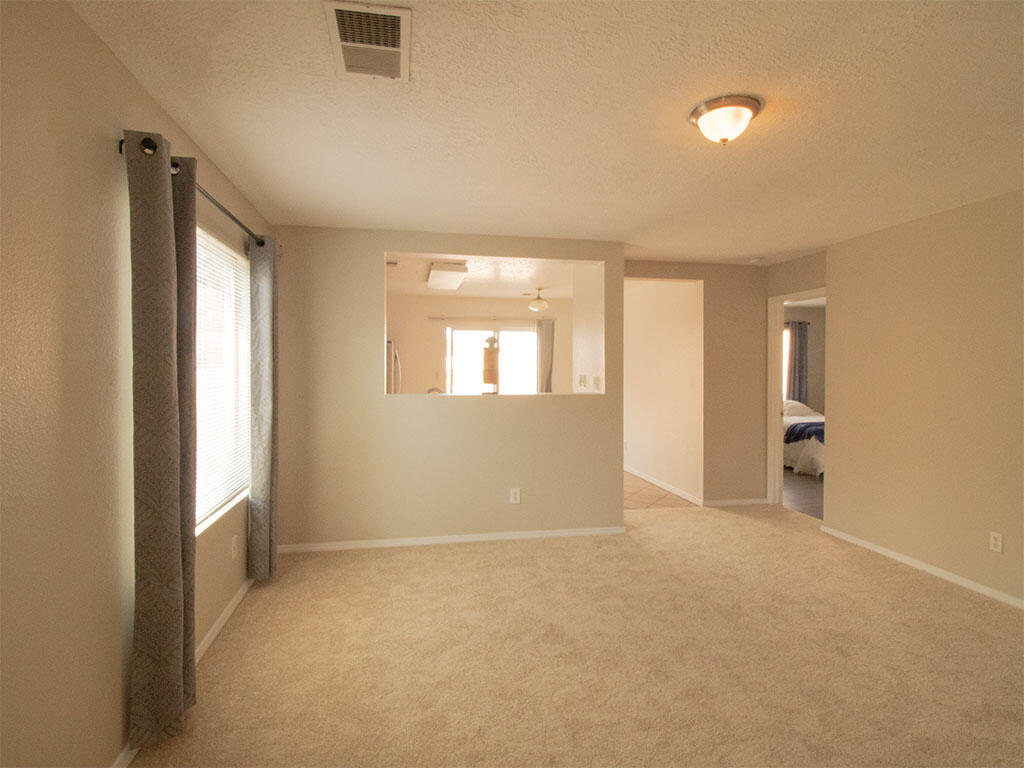 476 Desert Bluff Drive SW