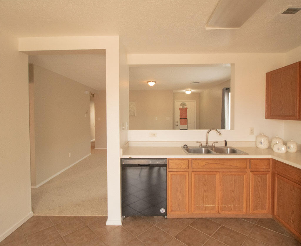 476 Desert Bluff Drive SW