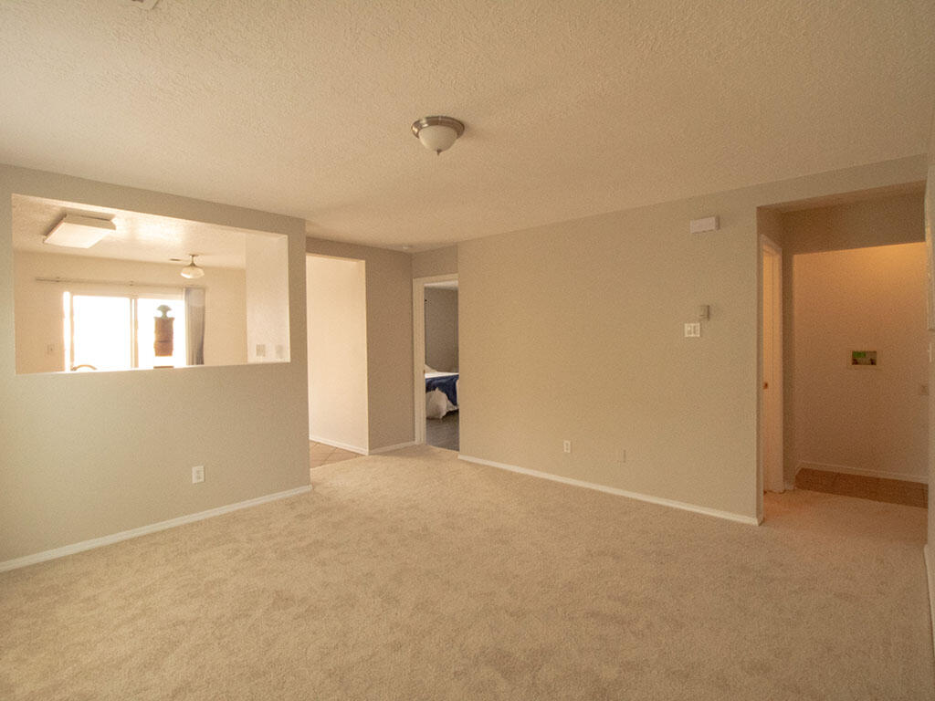 476 Desert Bluff Drive SW