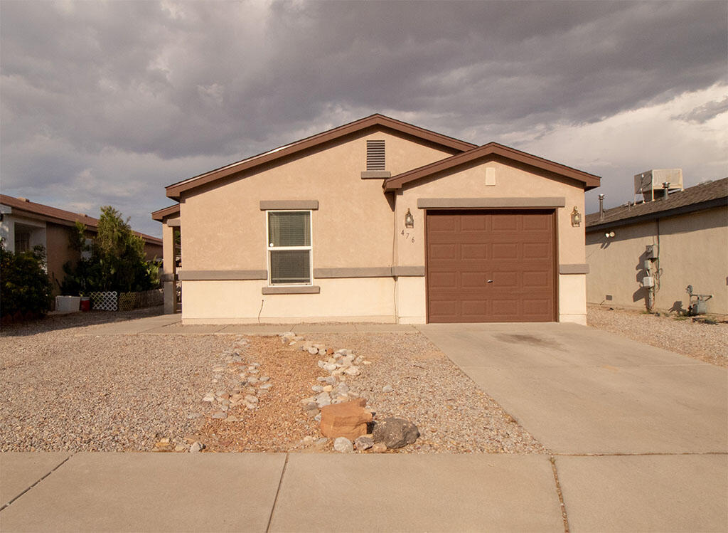 476 Desert Bluff Drive SW