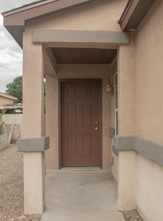 476 Desert Bluff Drive SW