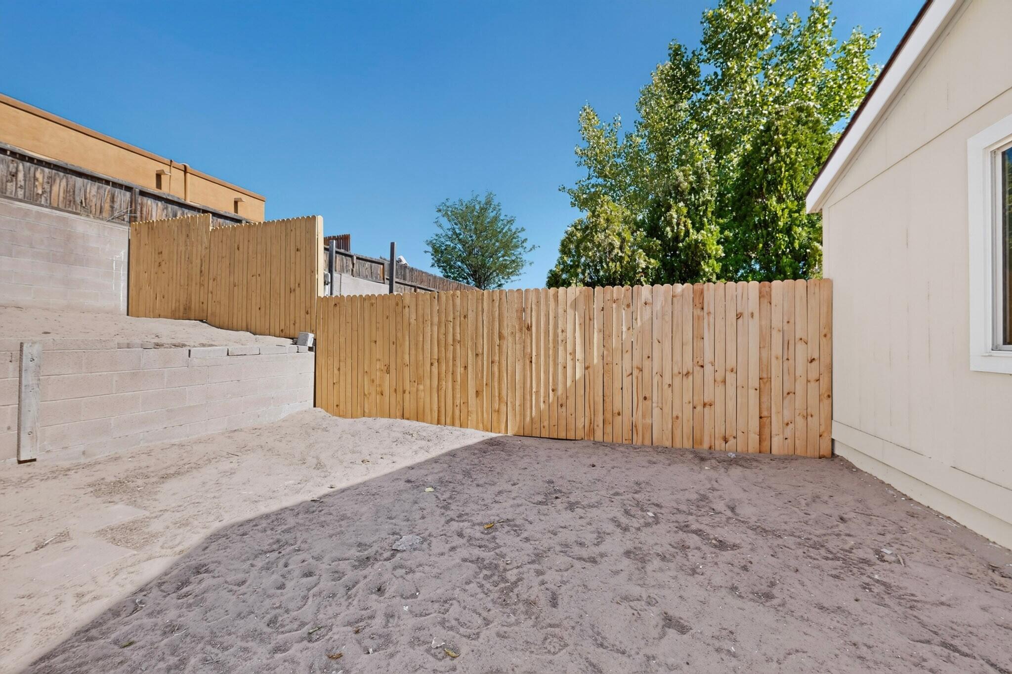1613 Patti Place NE