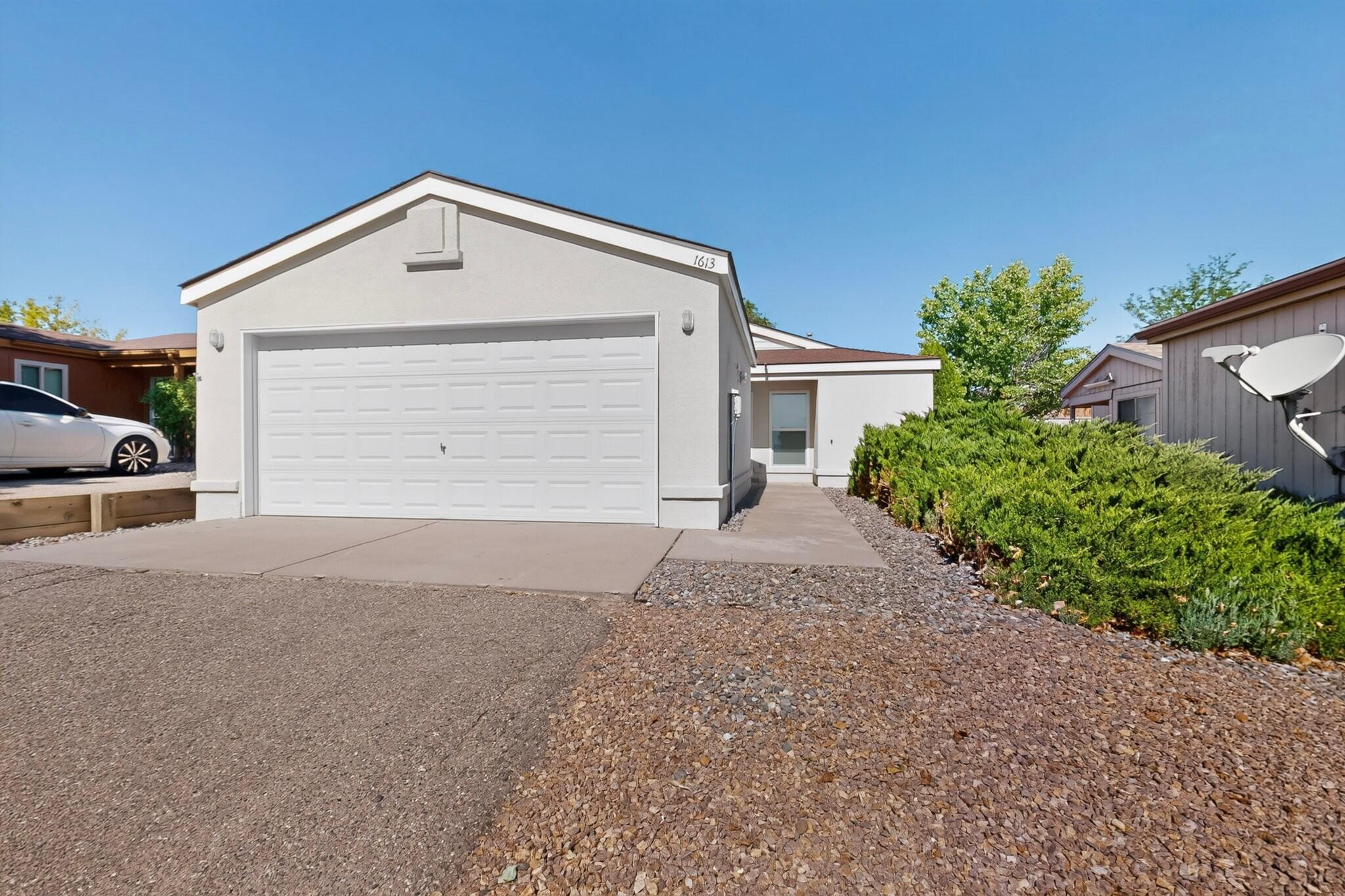 1613 Patti Place NE