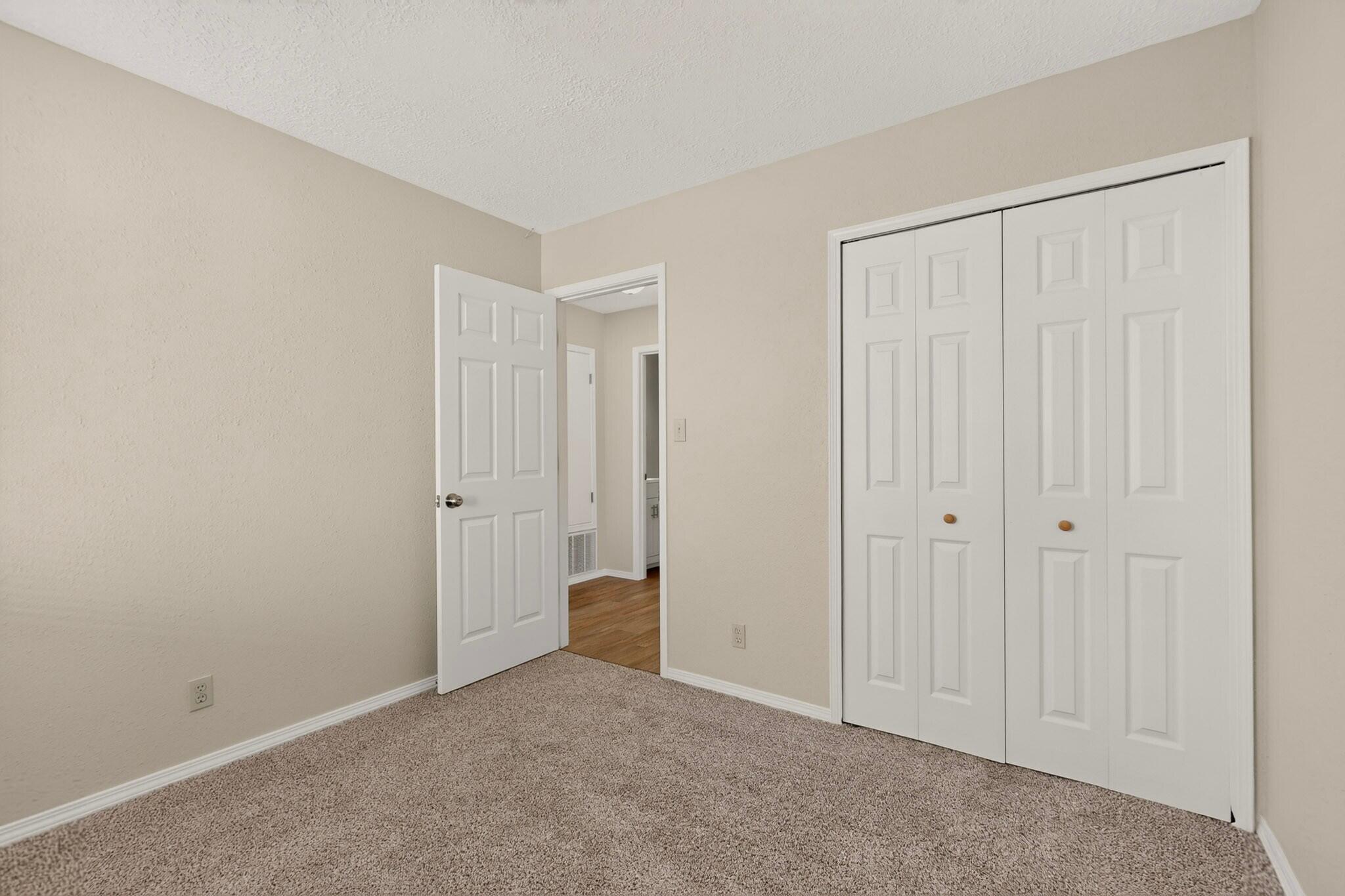 1613 Patti Place NE