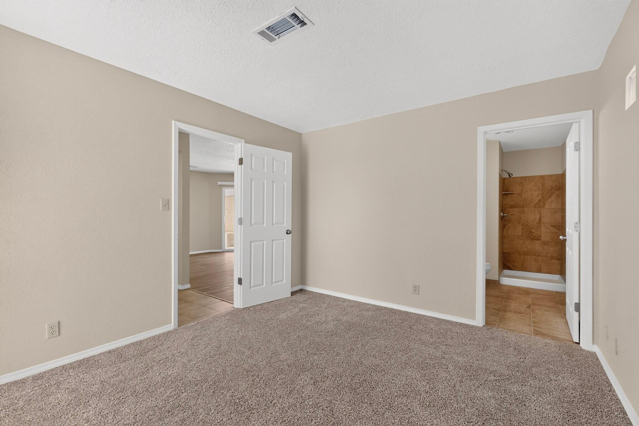 1613 Patti Place NE